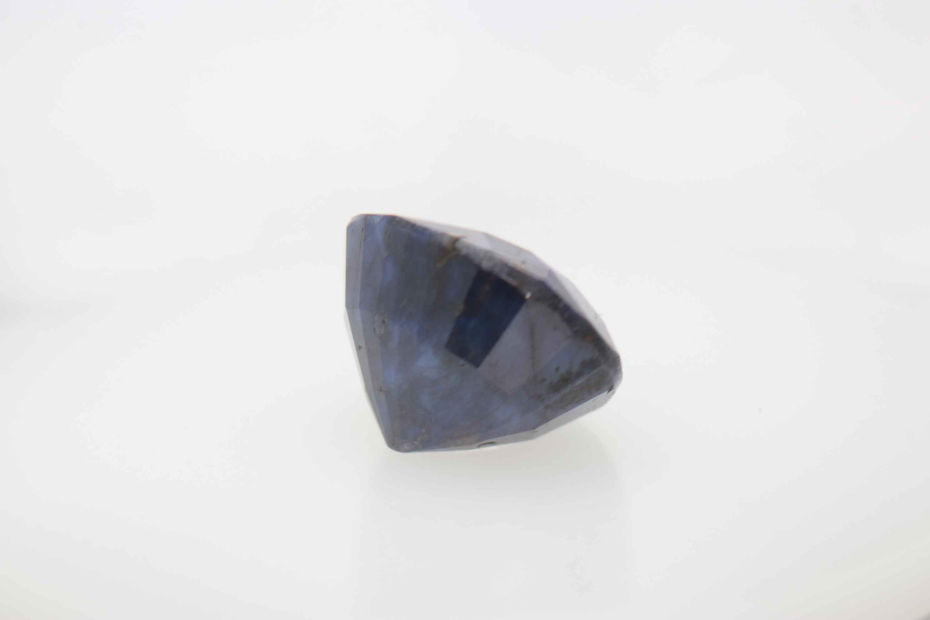 6.5ct Blue Sapphire VVS Oval Shape (11x9.6x7 mm) Heated gemstone from Sri Lanka