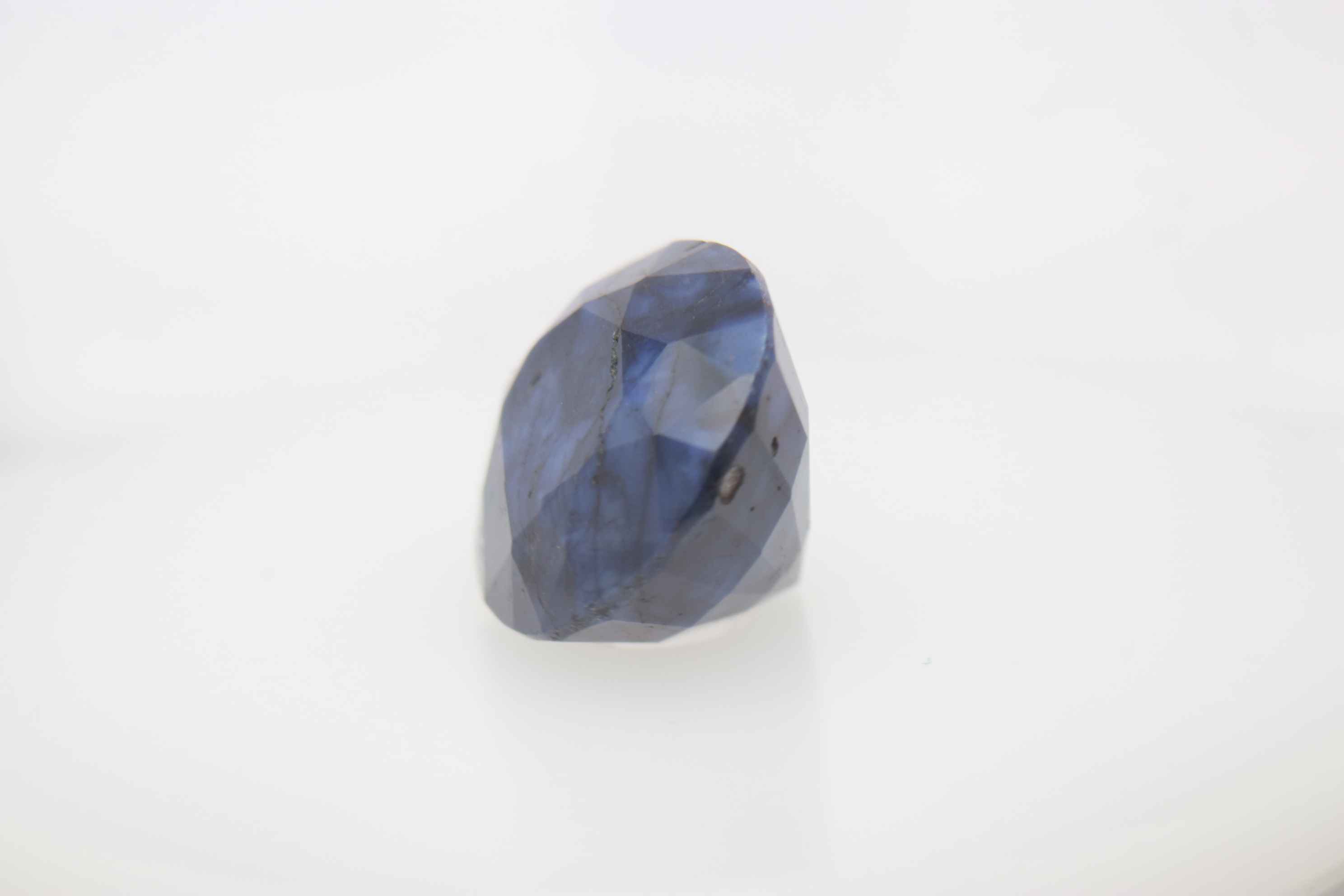 6.5ct Blue Sapphire VVS Oval Shape (11x9.6x7 mm) Heated gemstone from Sri Lanka