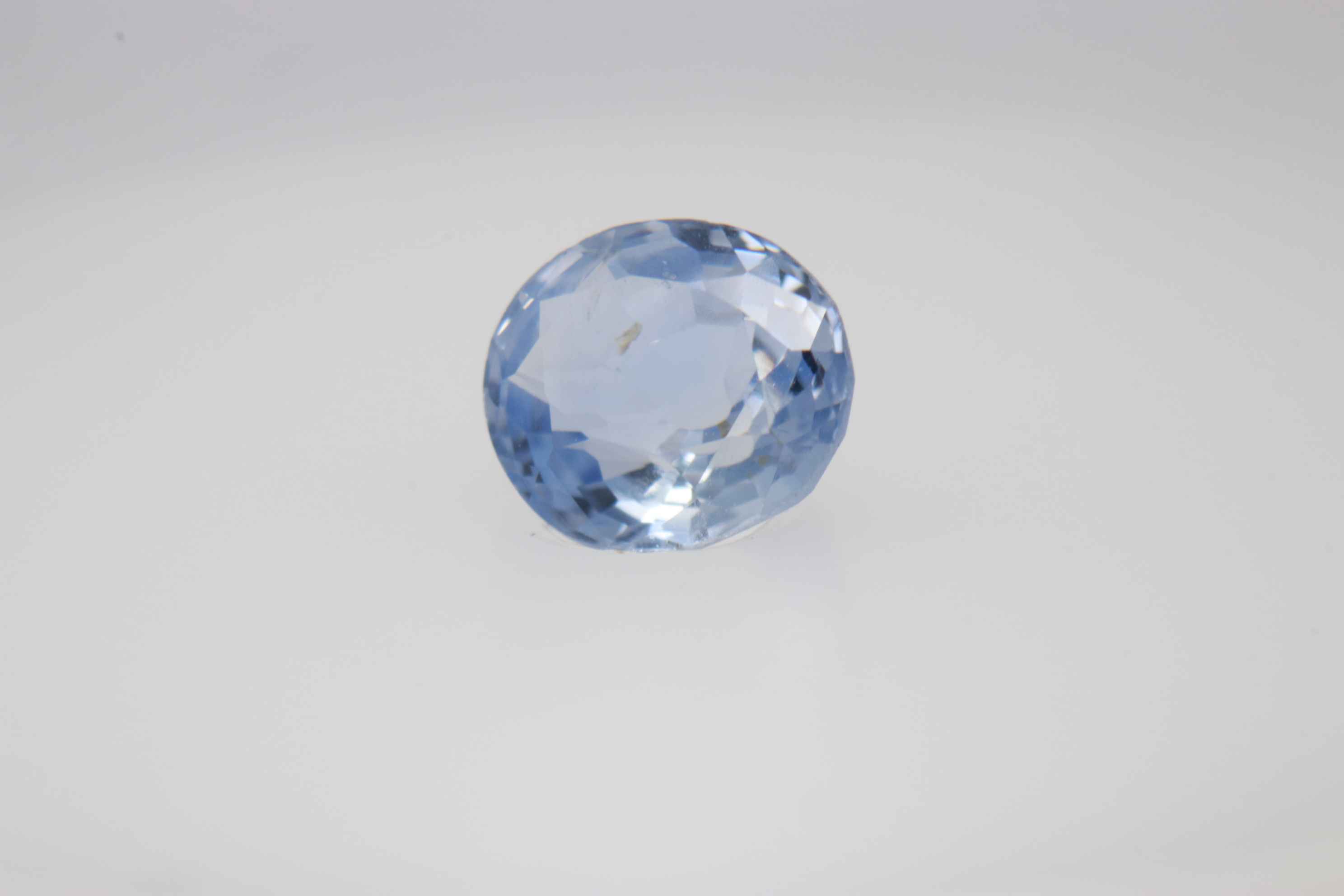 0.9ct Alice Blue Sapphire VVS Oval Shape (6.1x5.2x3.2 mm) Unheated gemstone from Sri Lanka