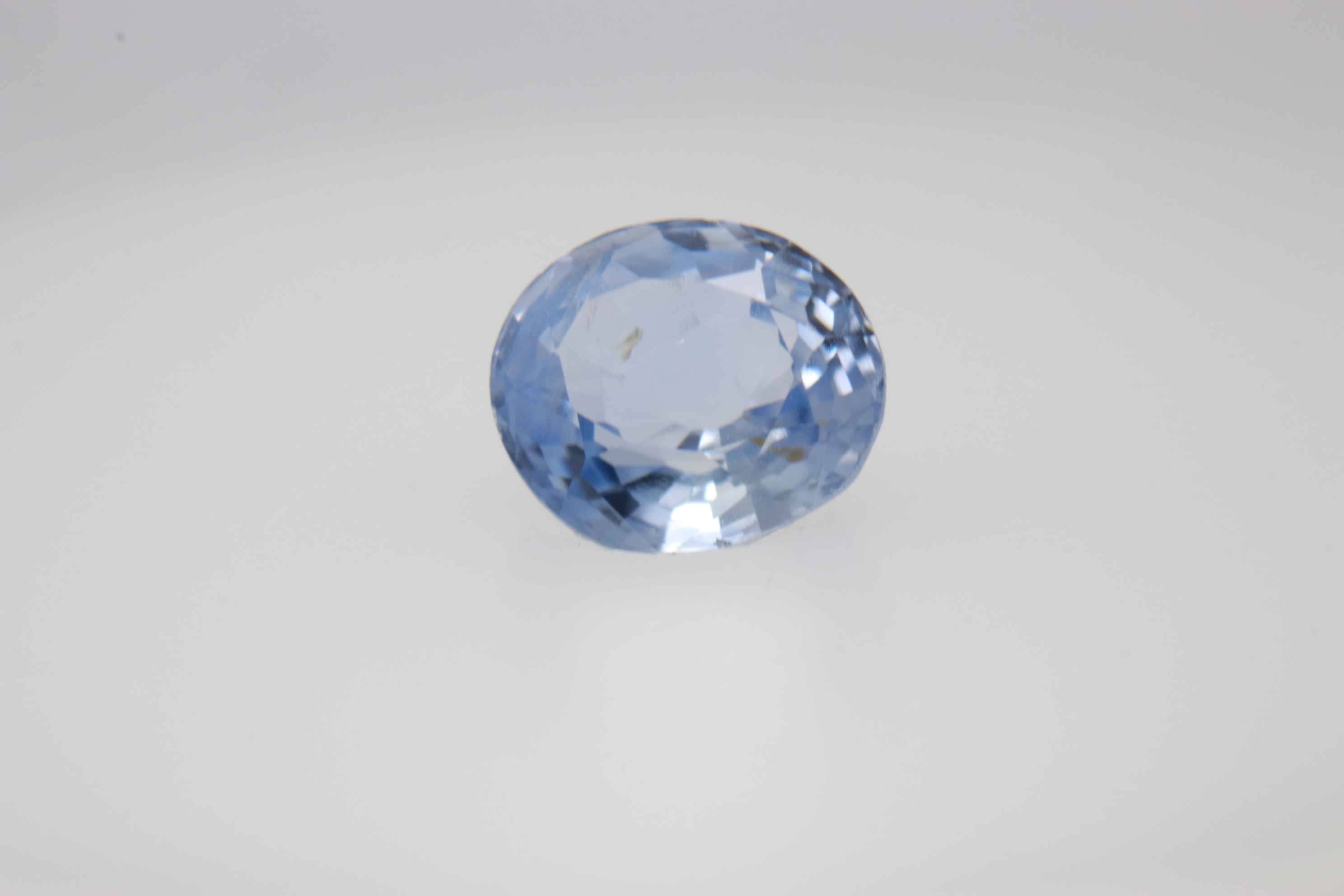 0.9ct Alice Blue Sapphire VVS Oval Shape (6.1x5.2x3.2 mm) Unheated gemstone from Sri Lanka
