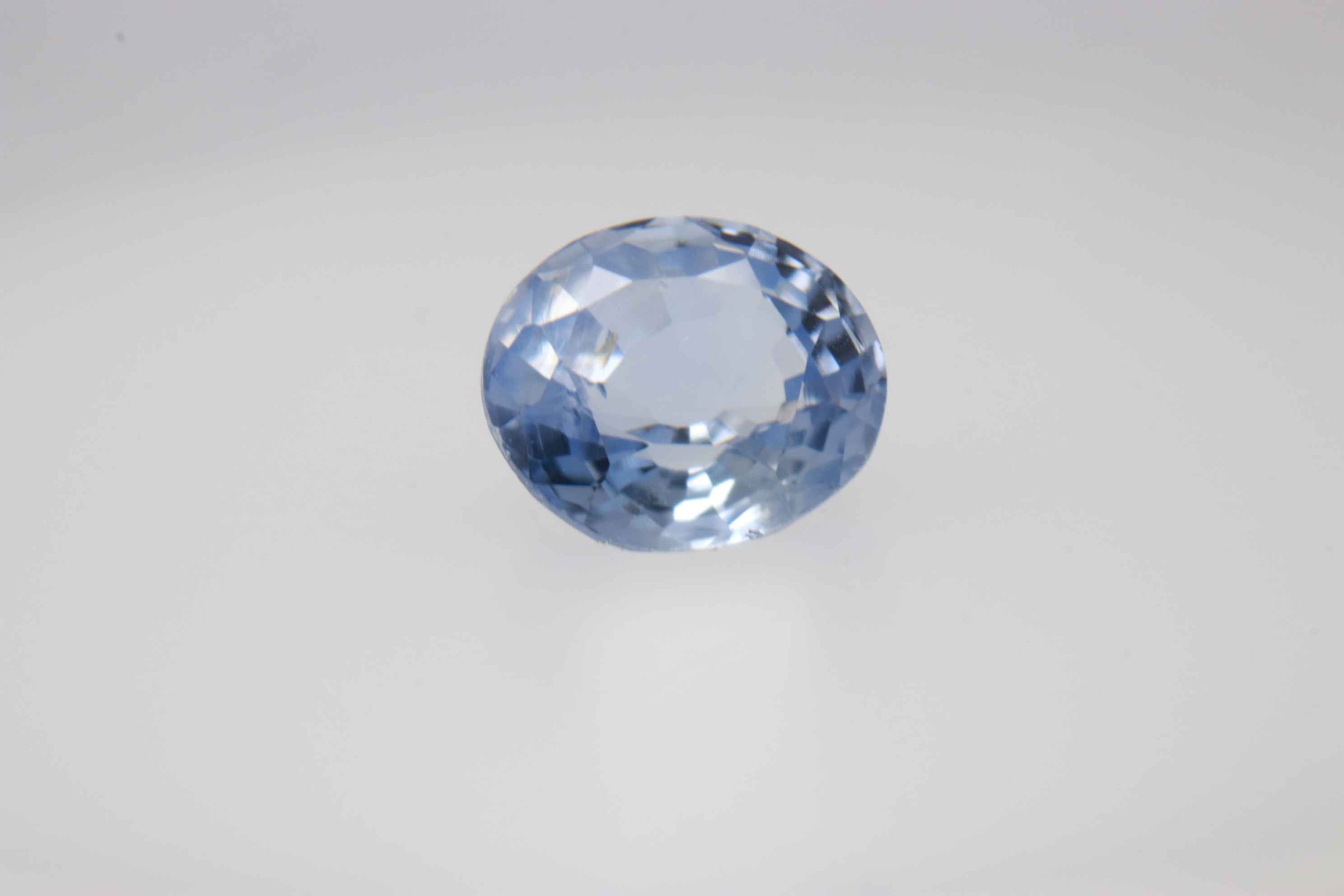 0.9ct Alice Blue Sapphire VVS Oval Shape (6.1x5.2x3.2 mm) Unheated gemstone from Sri Lanka