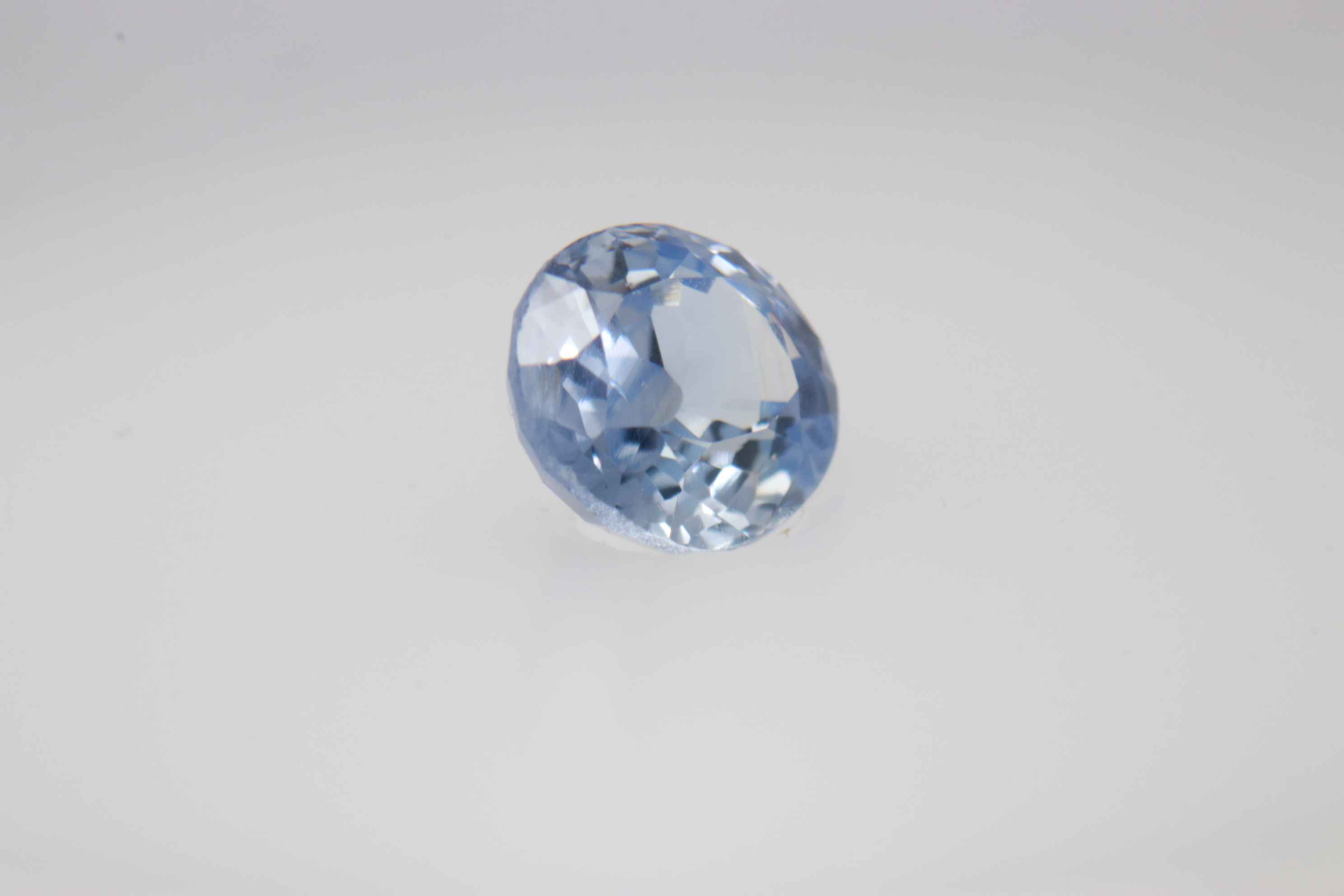 0.9ct Alice Blue Sapphire VVS Oval Shape (6.1x5.2x3.2 mm) Unheated gemstone from Sri Lanka