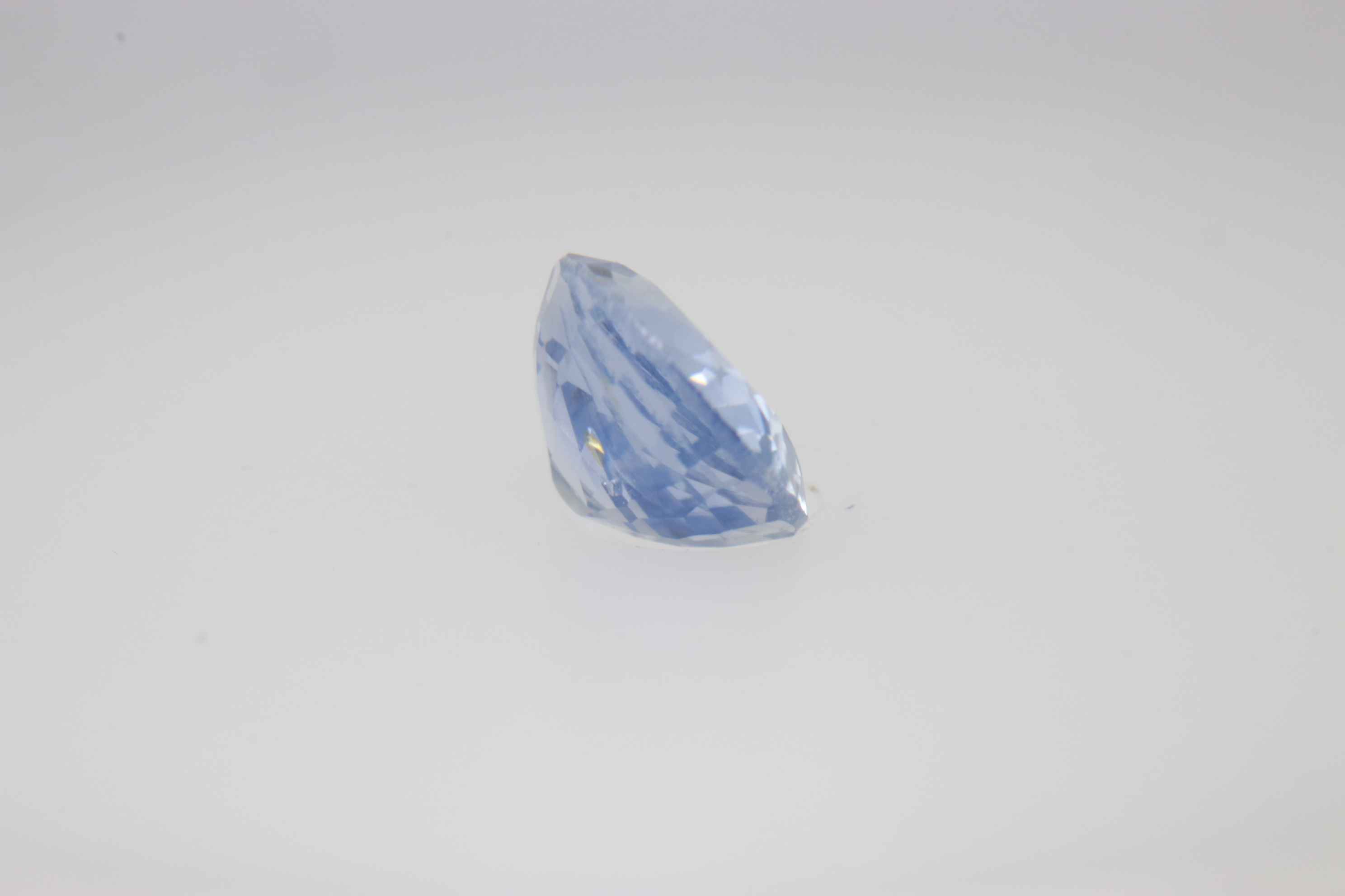 0.9ct Alice Blue Sapphire VVS Oval Shape (6.1x5.2x3.2 mm) Unheated gemstone from Sri Lanka