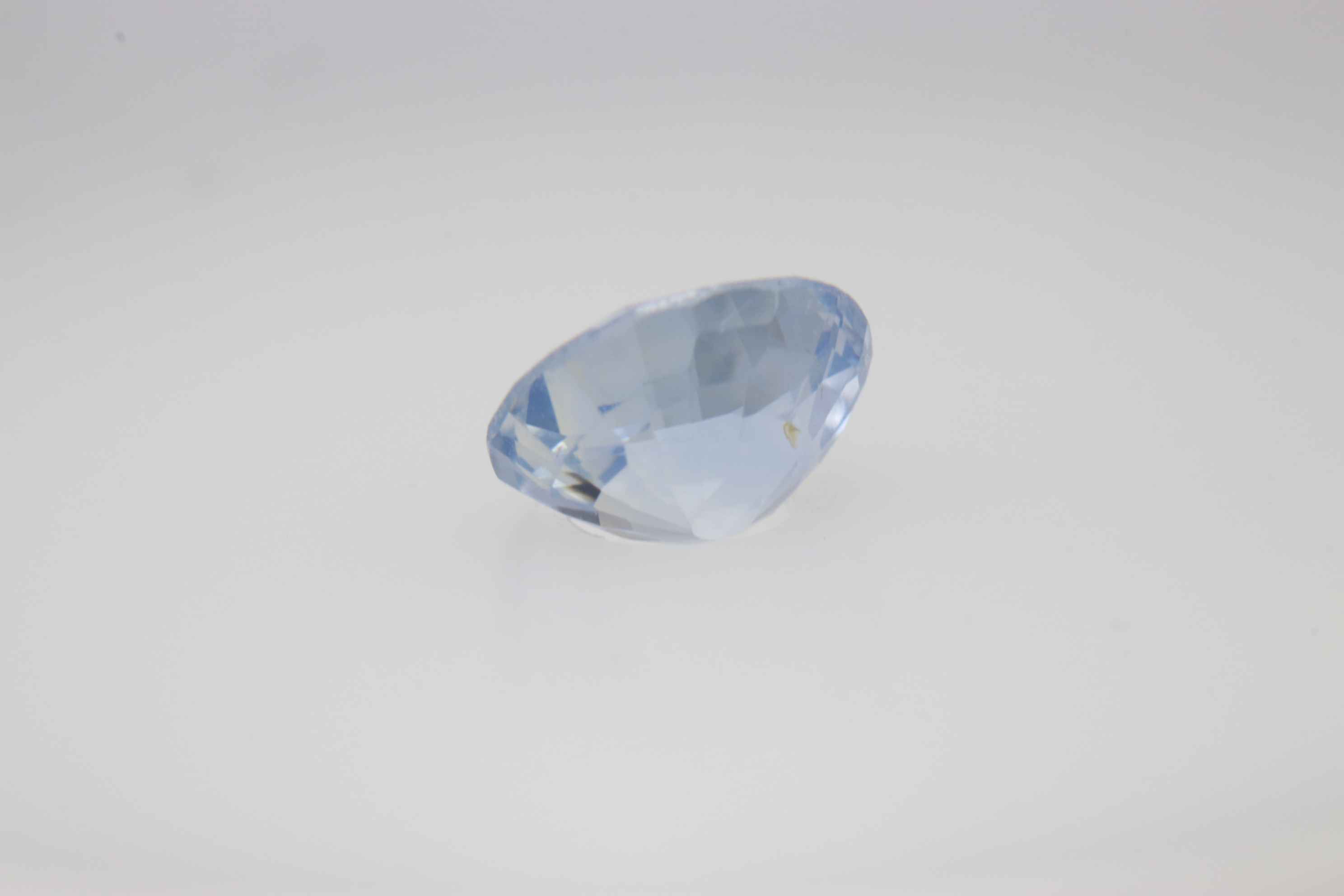 0.9ct Alice Blue Sapphire VVS Oval Shape (6.1x5.2x3.2 mm) Unheated gemstone from Sri Lanka