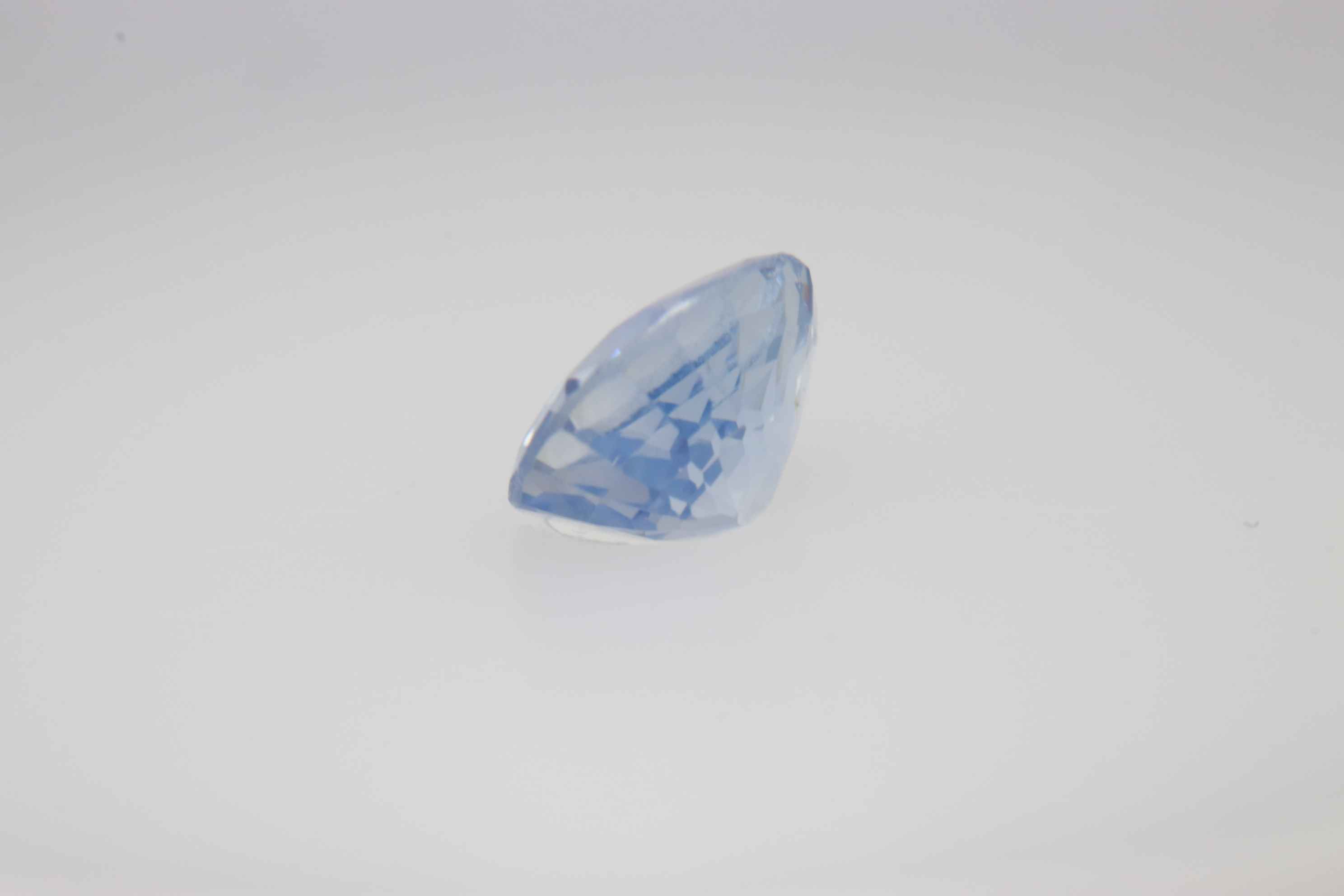 0.9ct Alice Blue Sapphire VVS Oval Shape (6.1x5.2x3.2 mm) Unheated gemstone from Sri Lanka