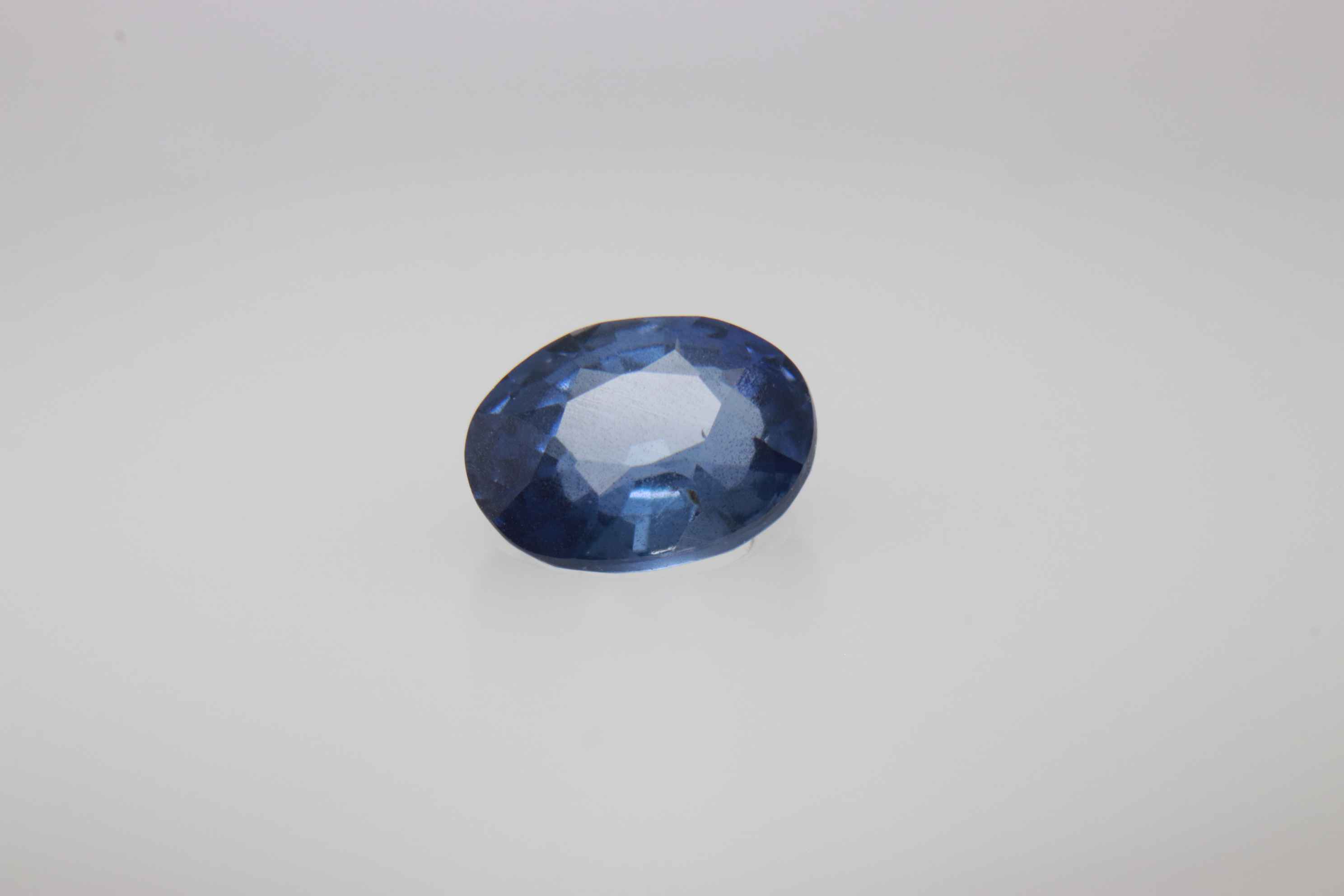 0.6ct Dark Blue Sapphire Vs1 Oval Shape (5.4x4.2x2.6 mm) Unheated gemstone from Sri Lanka
