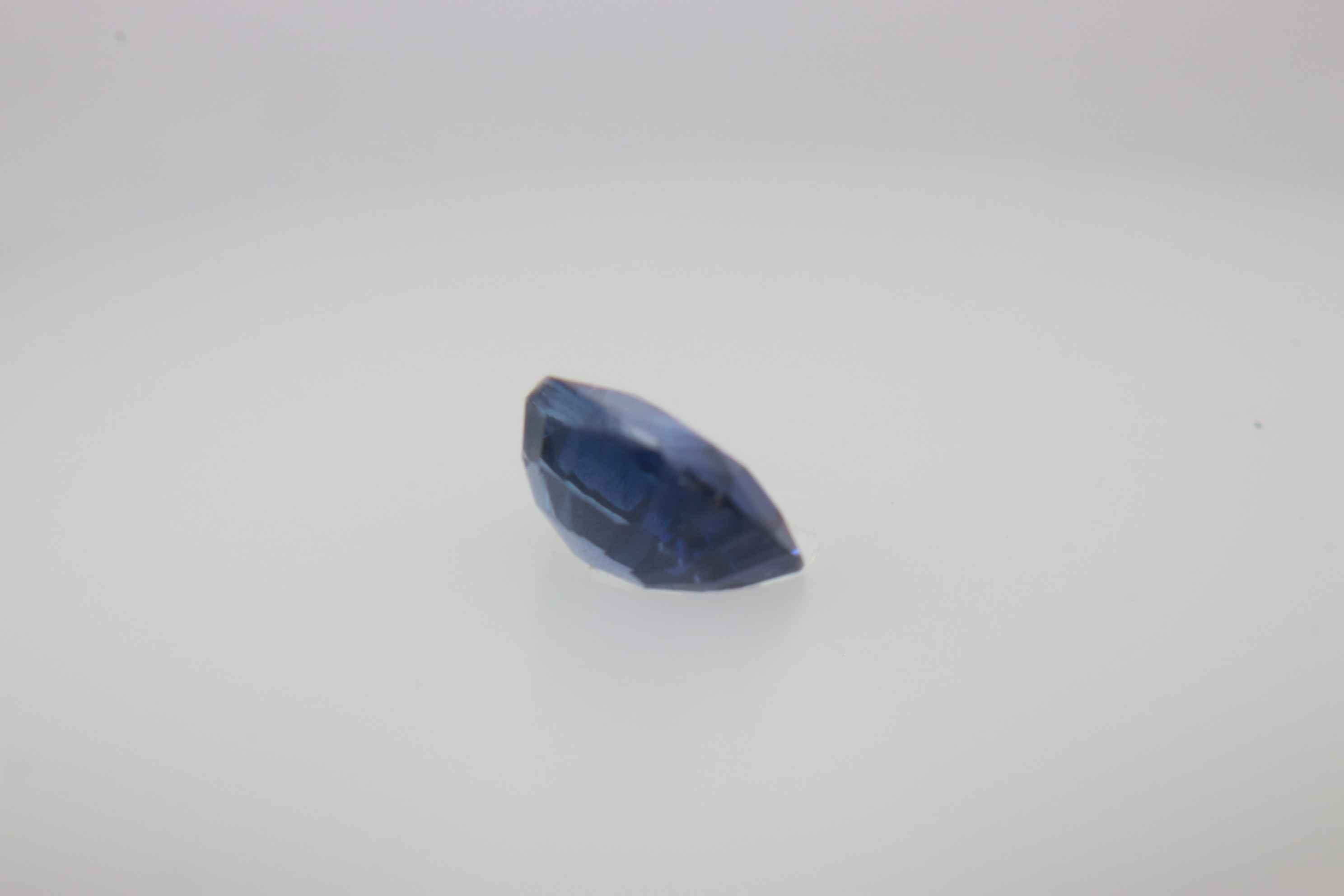 0.6ct Dark Blue Sapphire Vs1 Oval Shape (5.4x4.2x2.6 mm) Unheated gemstone from Sri Lanka