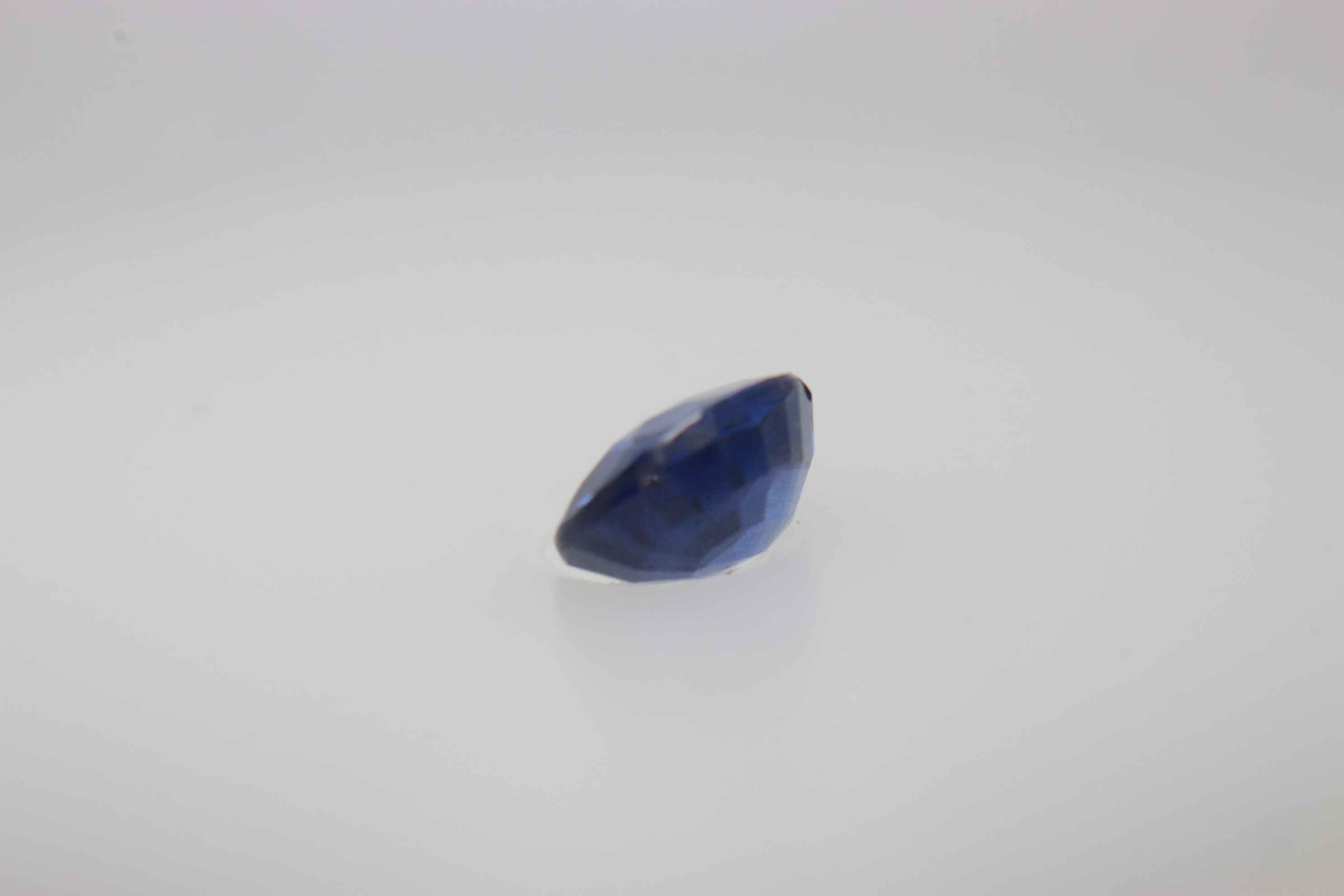 0.6ct Dark Blue Sapphire Vs1 Oval Shape (5.4x4.2x2.6 mm) Unheated gemstone from Sri Lanka