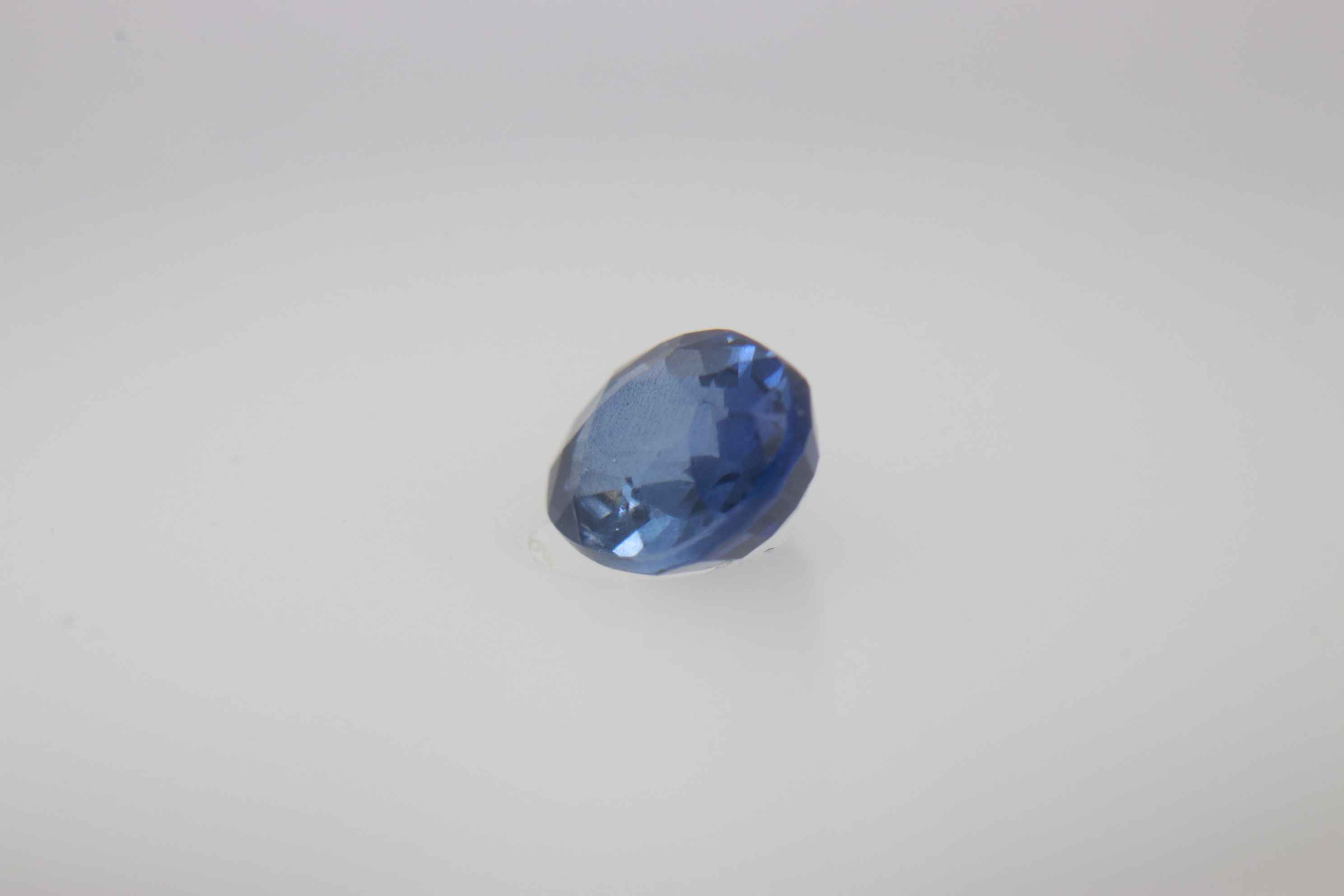 0.6ct Dark Blue Sapphire Vs1 Oval Shape (5.4x4.2x2.6 mm) Unheated gemstone from Sri Lanka