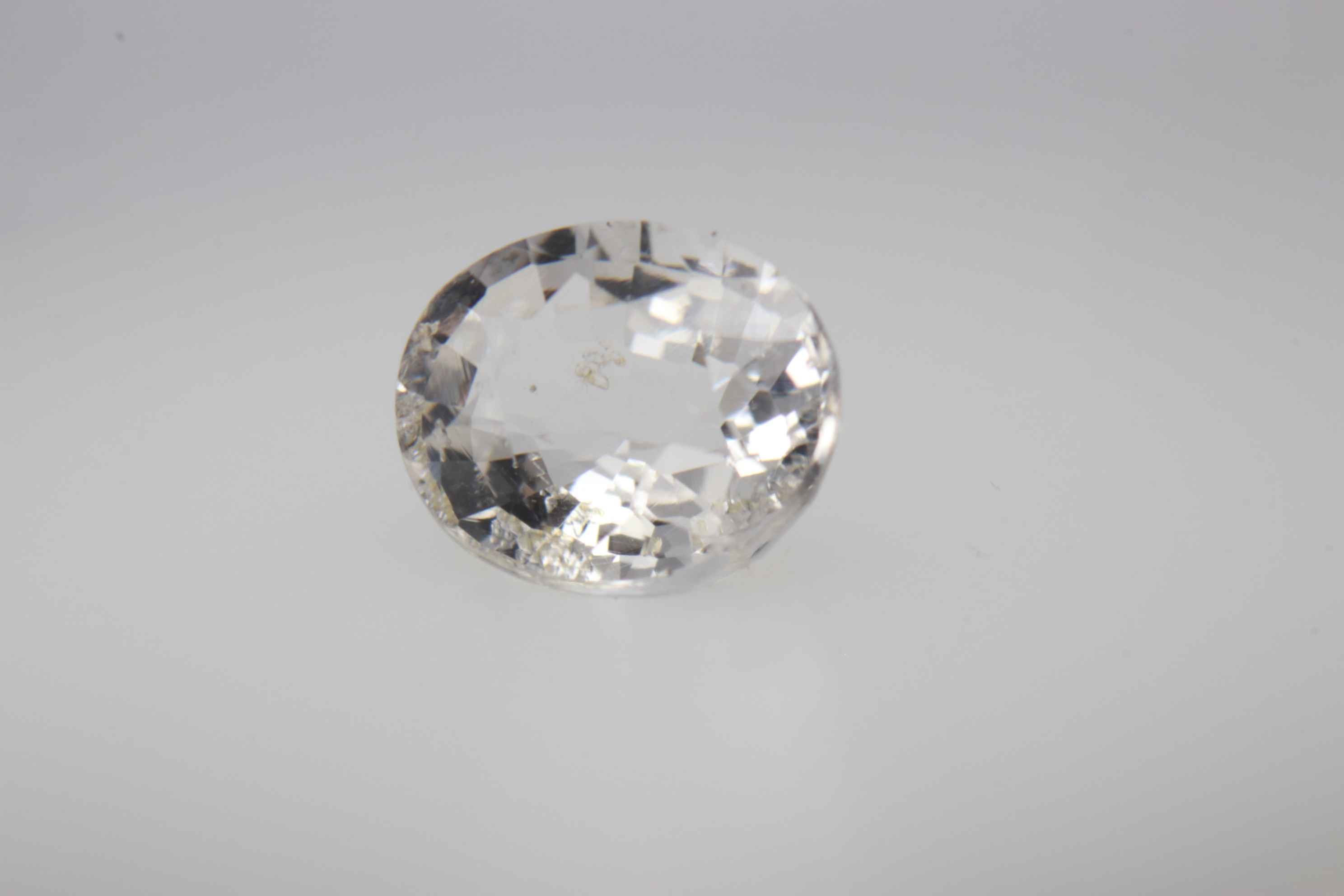 1.2ct Floral White Sapphire VVS Oval Shape (7.0x5.9x3.7 mm) Unheated gemstone from Sri Lanka