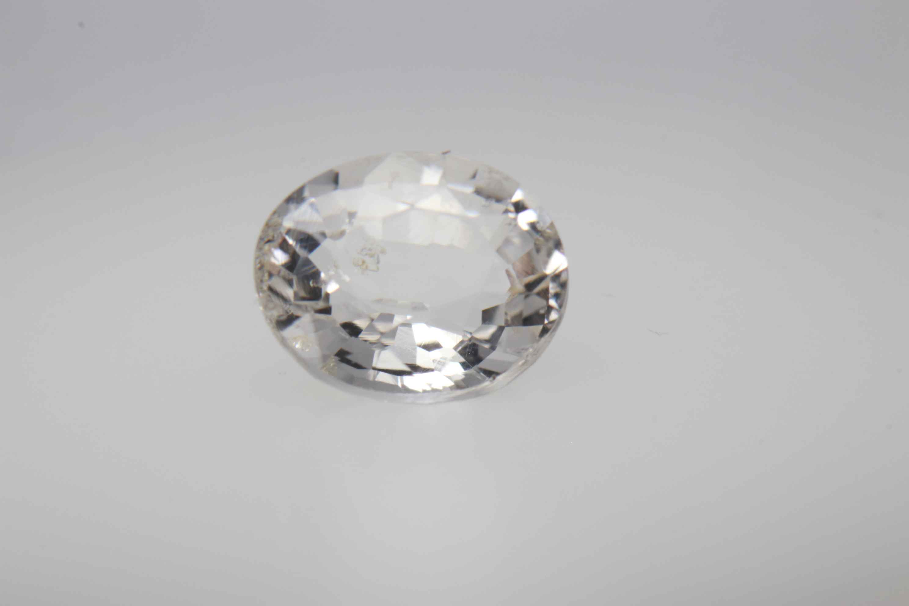 1.2ct Floral White Sapphire VVS Oval Shape (7.0x5.9x3.7 mm) Unheated gemstone from Sri Lanka