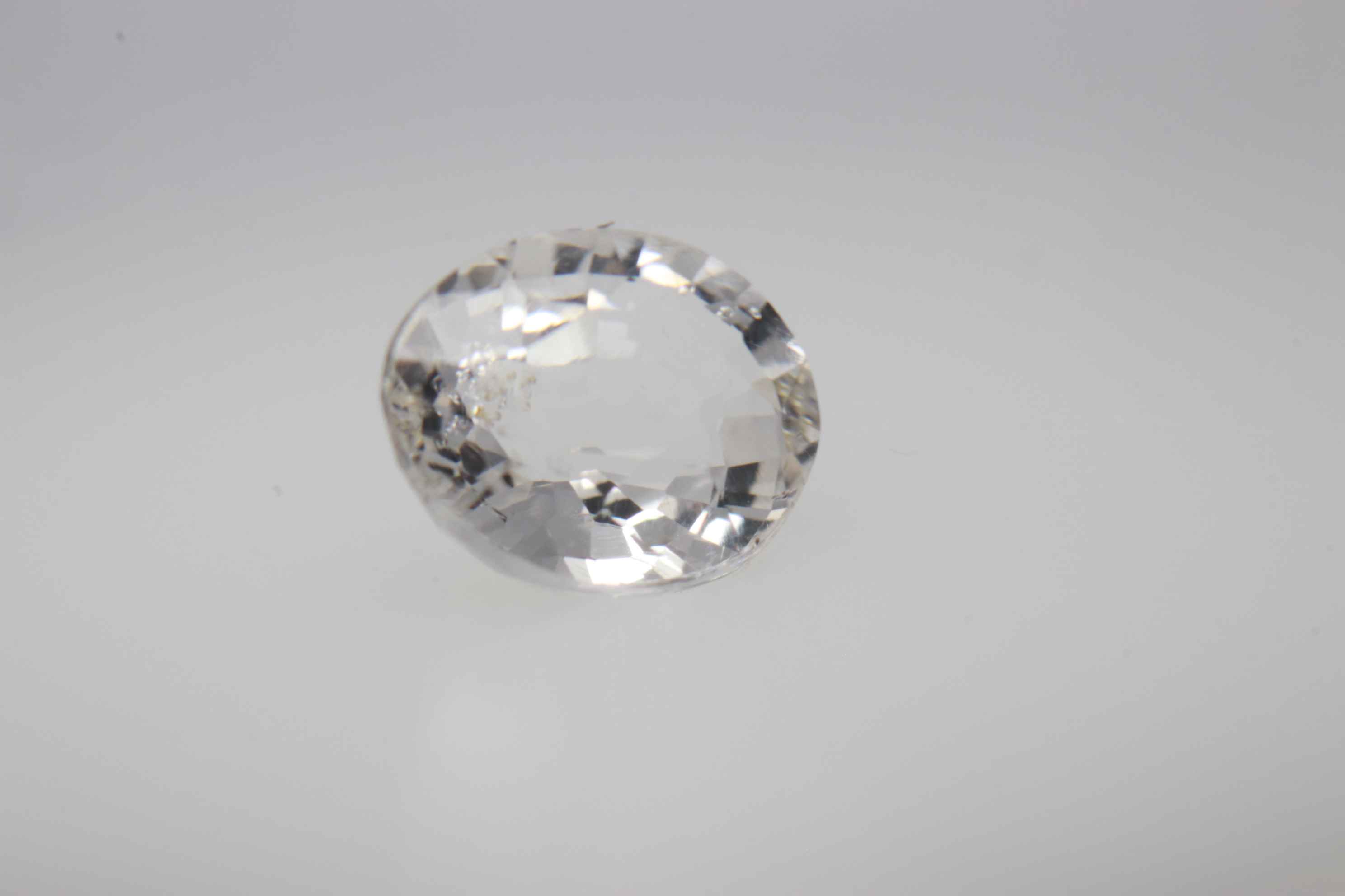 1.2ct Floral White Sapphire VVS Oval Shape (7.0x5.9x3.7 mm) Unheated gemstone from Sri Lanka