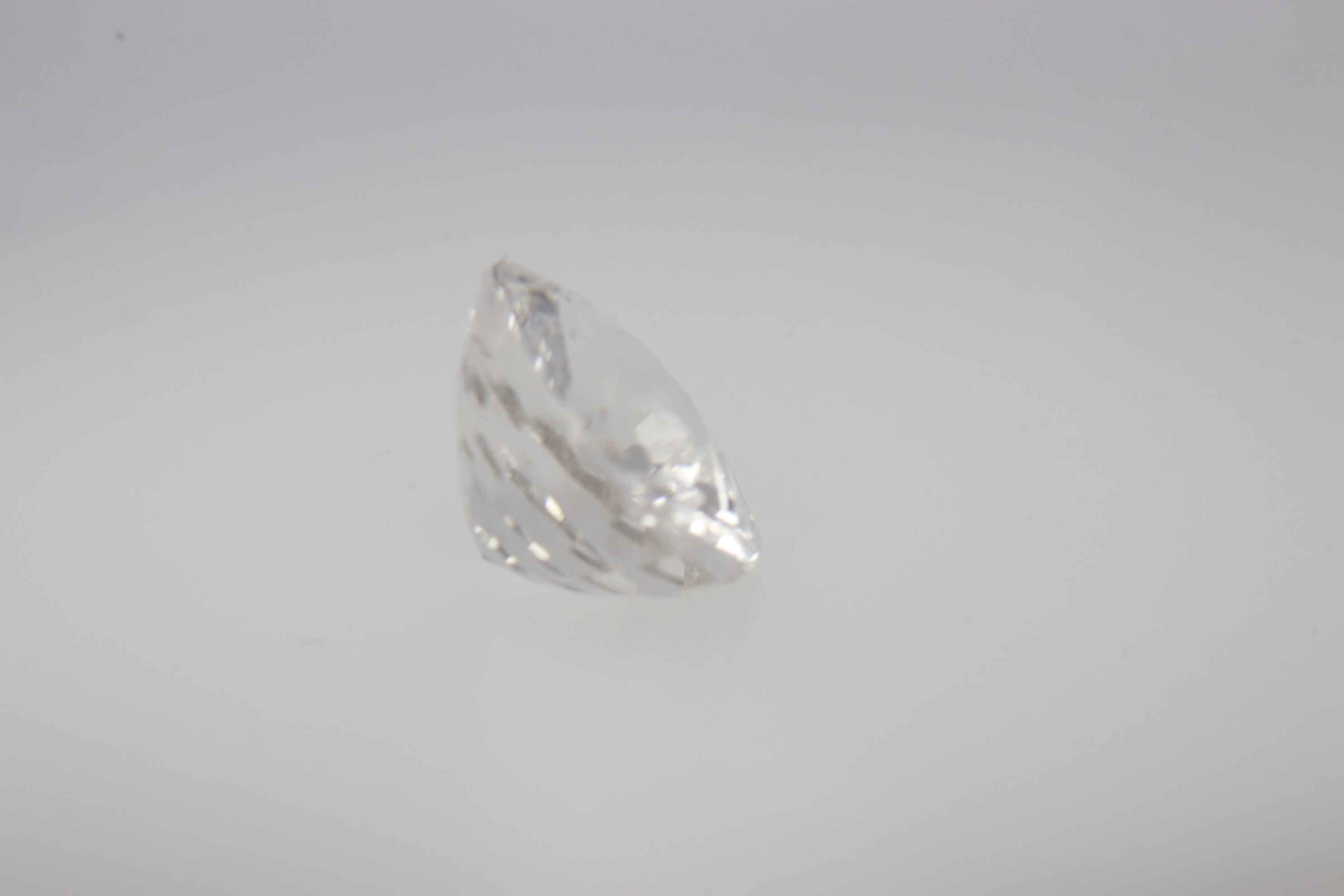 1.2ct Floral White Sapphire VVS Oval Shape (7.0x5.9x3.7 mm) Unheated gemstone from Sri Lanka