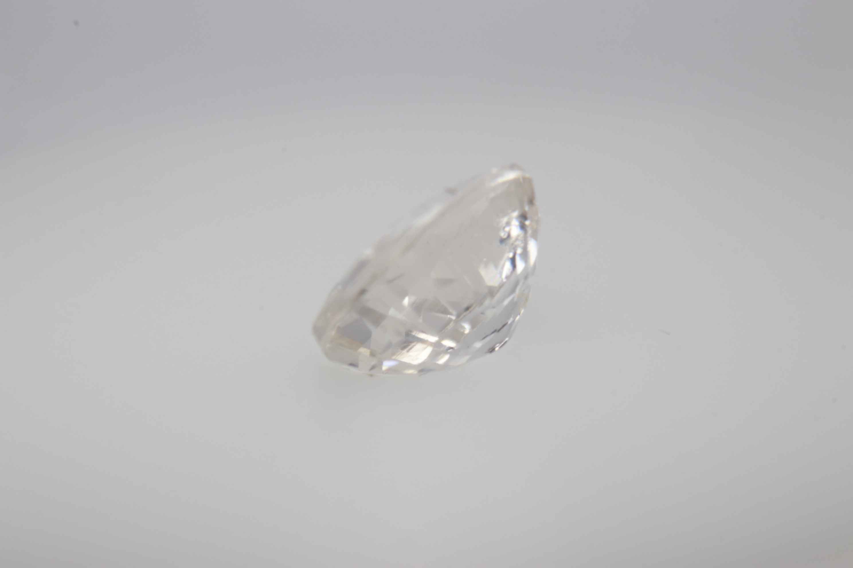 1.2ct Floral White Sapphire VVS Oval Shape (7.0x5.9x3.7 mm) Unheated gemstone from Sri Lanka