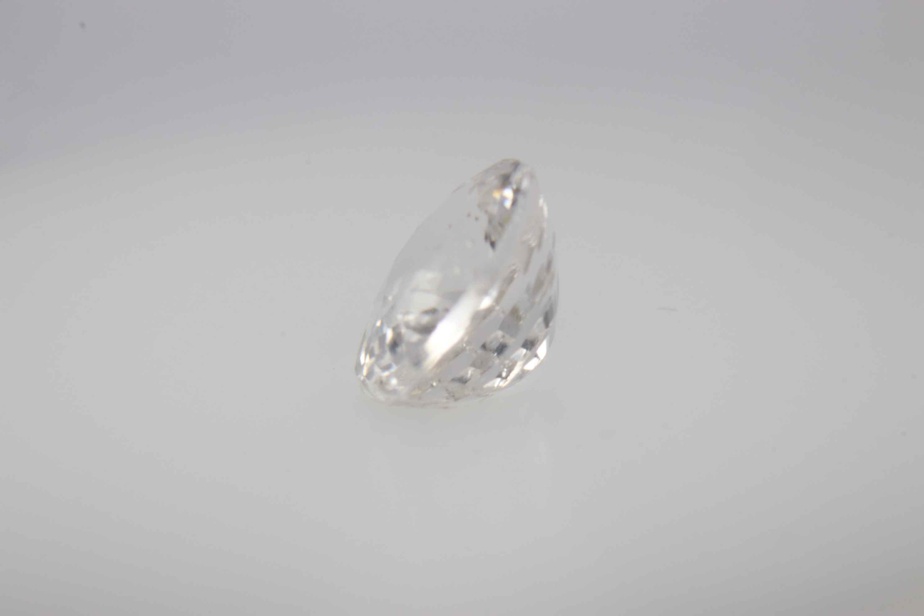 1.2ct Floral White Sapphire VVS Oval Shape (7.0x5.9x3.7 mm) Unheated gemstone from Sri Lanka