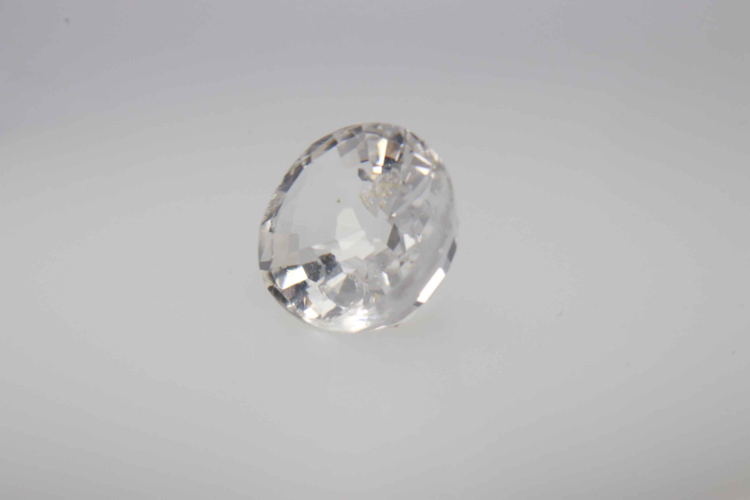 1.2ct Floral White Sapphire VVS Oval Shape (7.0x5.9x3.7 mm) Unheated gemstone from Sri Lanka