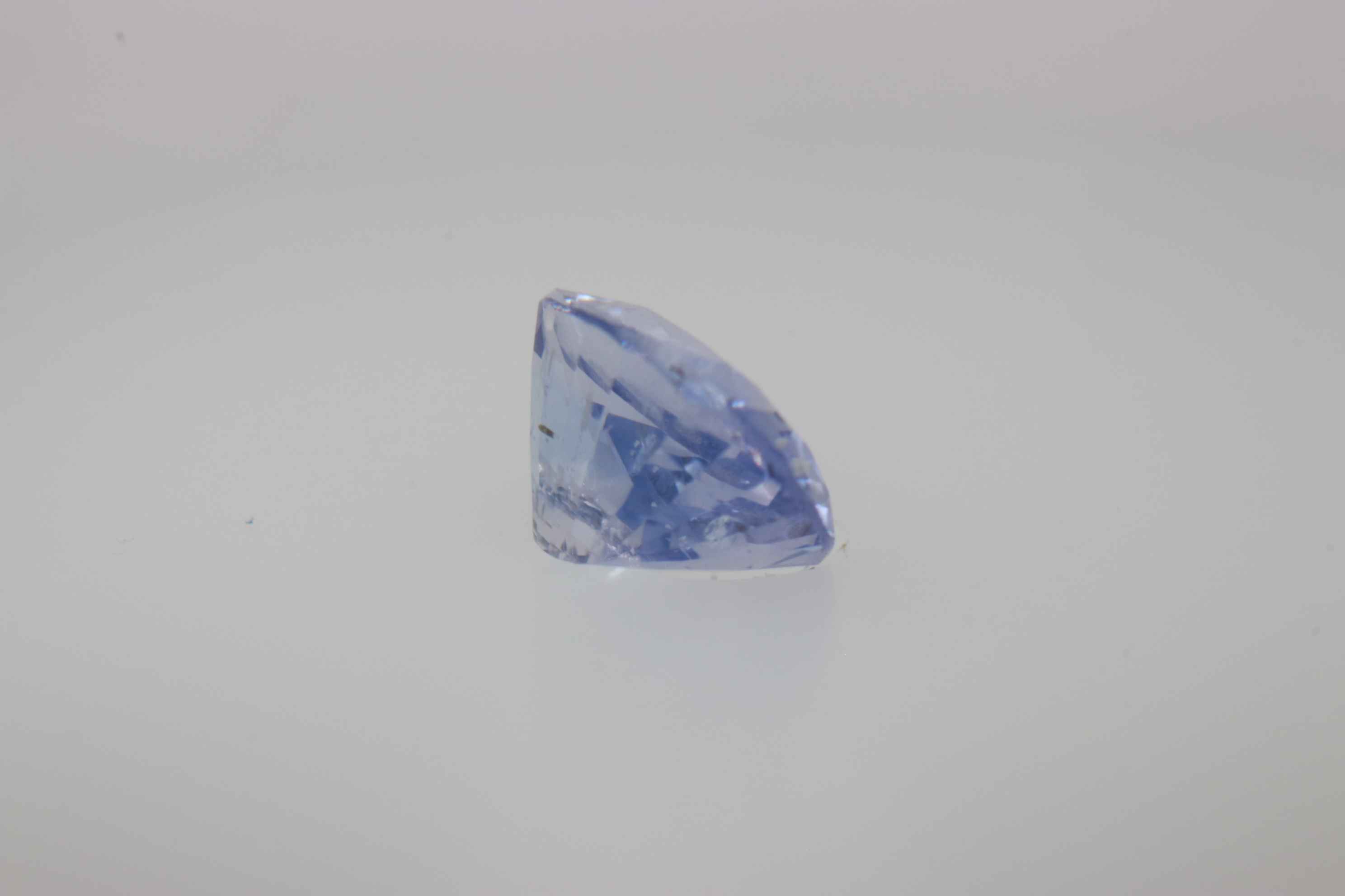 1ct Alice Blue Sapphire Vs1 Oval Shape (6.6x4.8x3.7 mm) Unheated gemstone from Sri Lanka