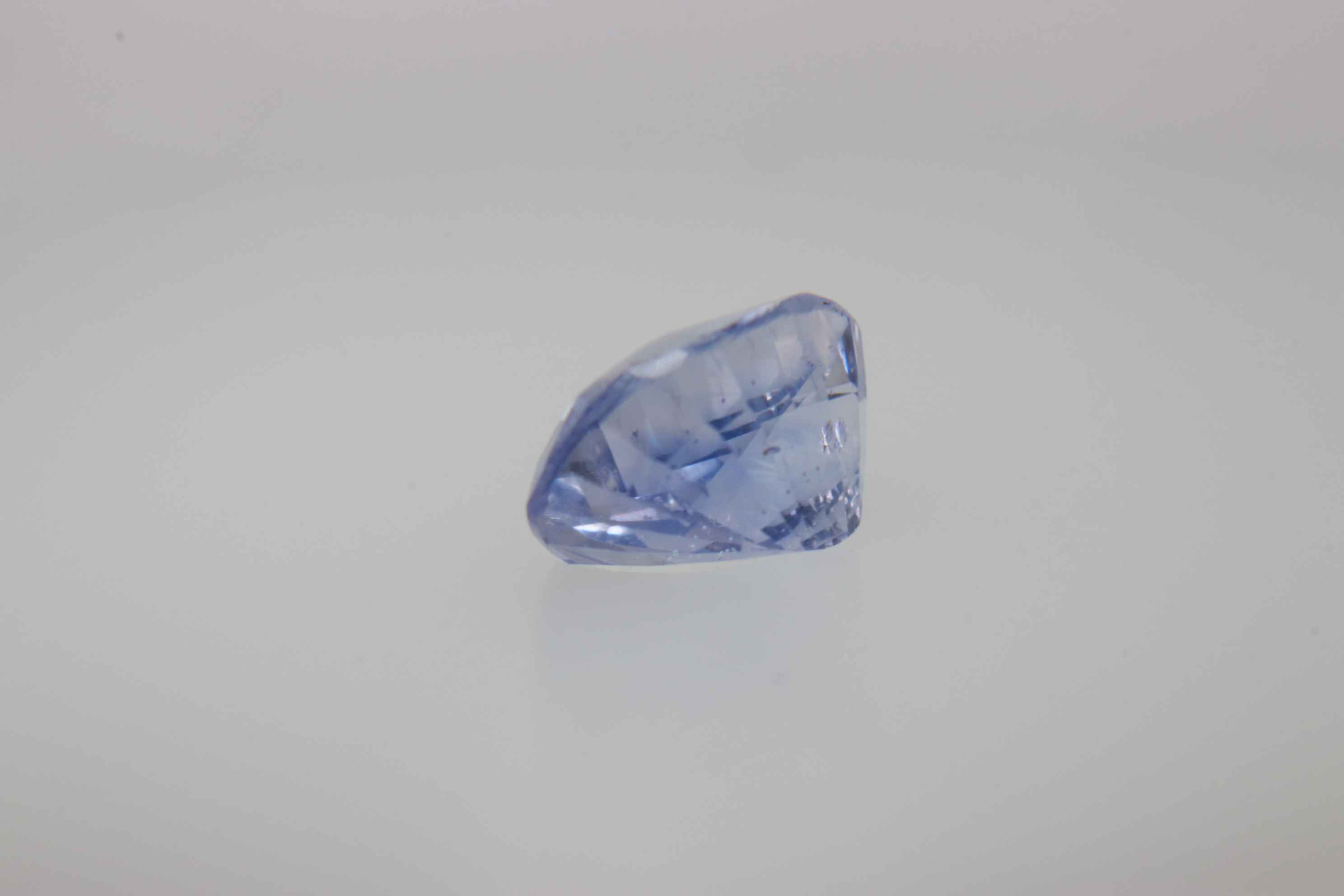 1ct Alice Blue Sapphire Vs1 Oval Shape (6.6x4.8x3.7 mm) Unheated gemstone from Sri Lanka