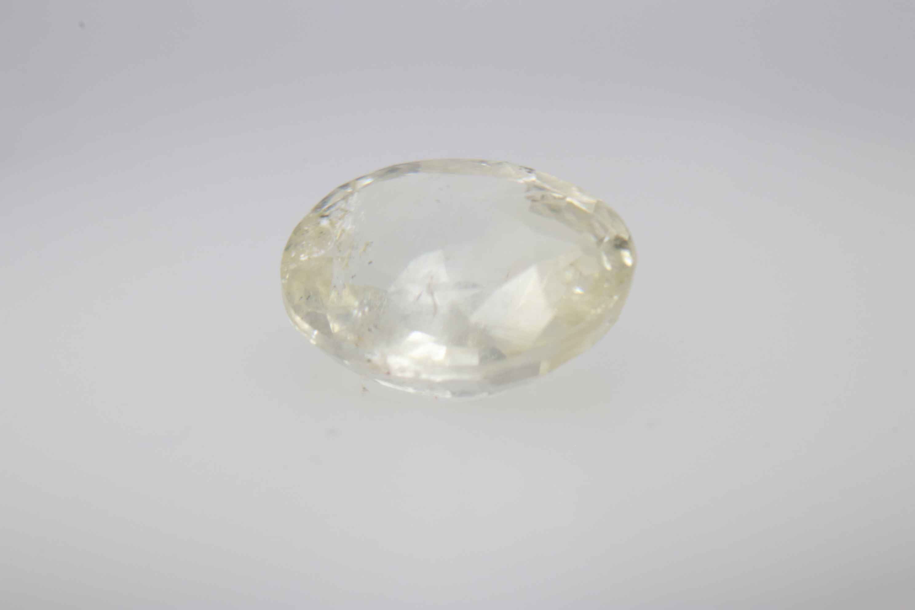 1.8ct Light Goldenrod Yellow Sapphire Vs1 Oval Shape (8.1x6.5x3.3 mm) Unheated gemstone from Sri Lanka