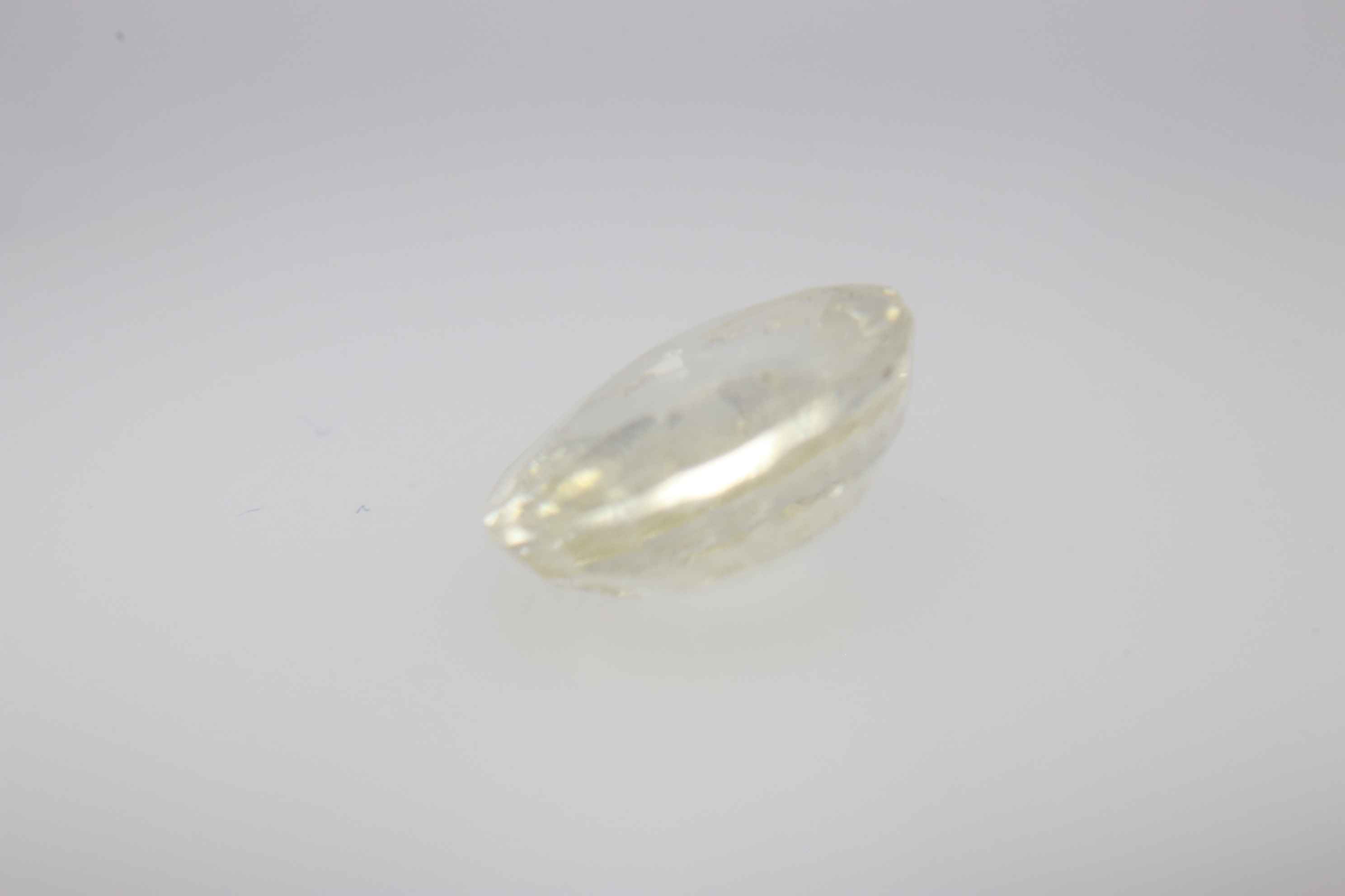 1.8ct Light Goldenrod Yellow Sapphire Vs1 Oval Shape (8.1x6.5x3.3 mm) Unheated gemstone from Sri Lanka