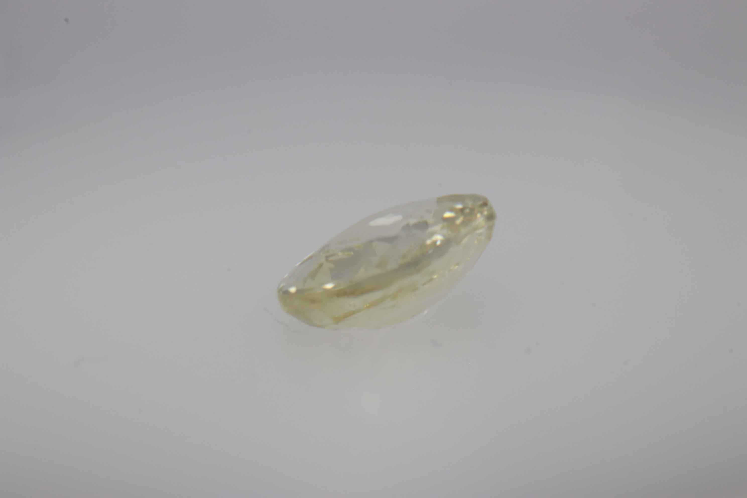1.1ct Light Goldenrod Yellow Sapphire Vs1 Oval Shape (6.8x5.7x2.6 mm) Unheated gemstone from Sri Lanka