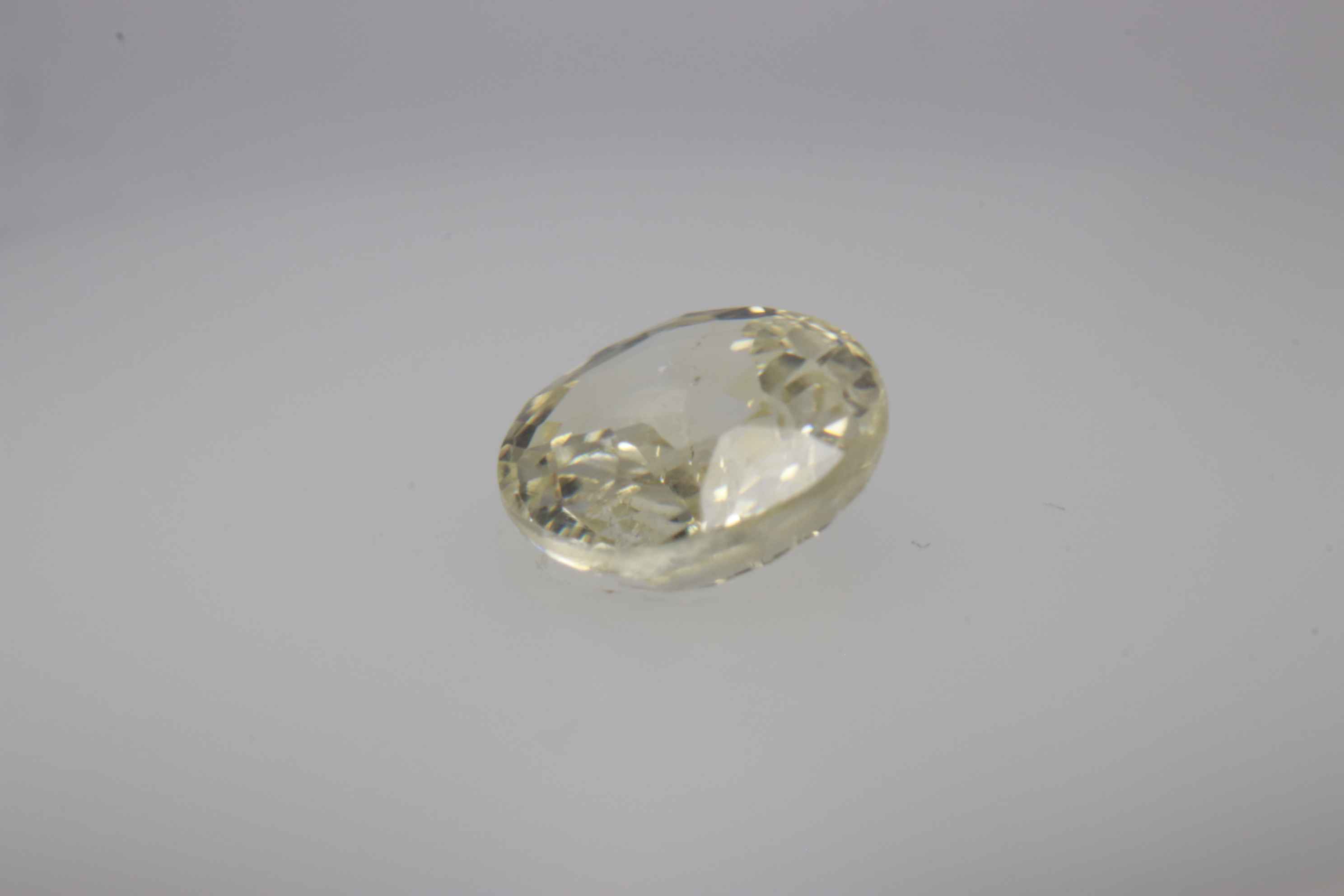 1.1ct Light Goldenrod Yellow Sapphire Vs1 Oval Shape (6.8x5.7x2.6 mm) Unheated gemstone from Sri Lanka