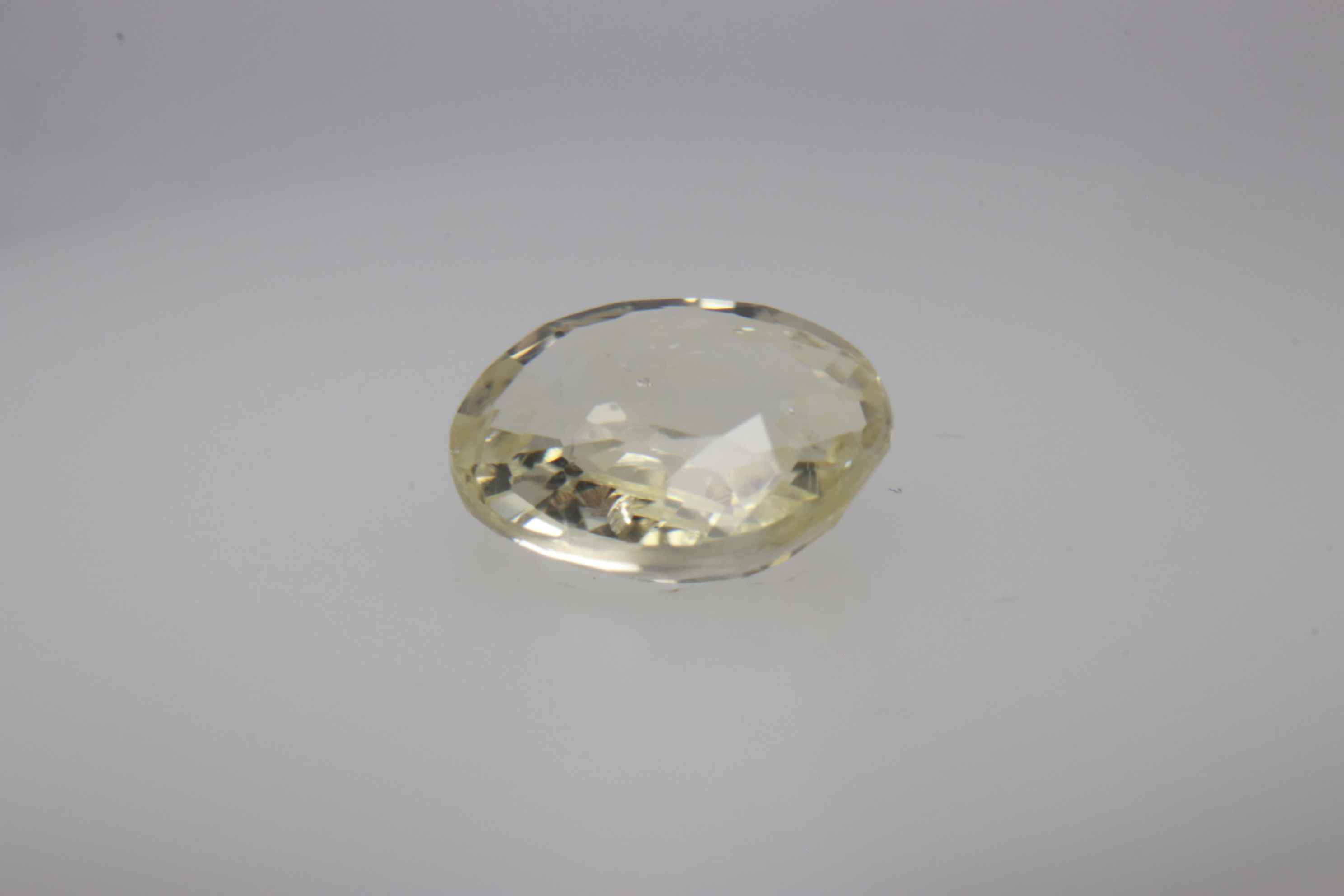 1.1ct Light Goldenrod Yellow Sapphire Vs1 Oval Shape (6.8x5.7x2.6 mm) Unheated gemstone from Sri Lanka