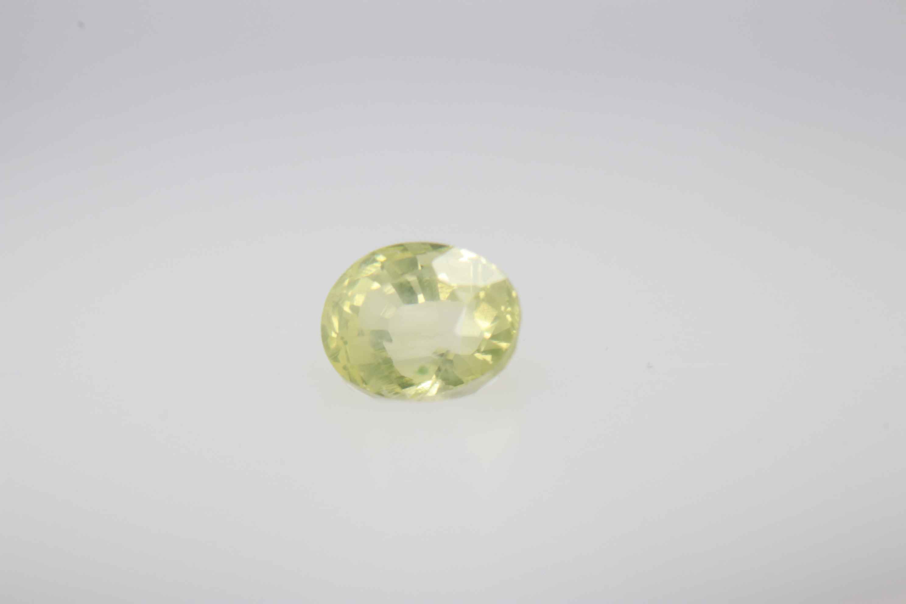 0.5ct Yellow Sapphire VVS Oval Shape (4.4x3.3x2.9 mm) Unheated gemstone from Sri Lanka