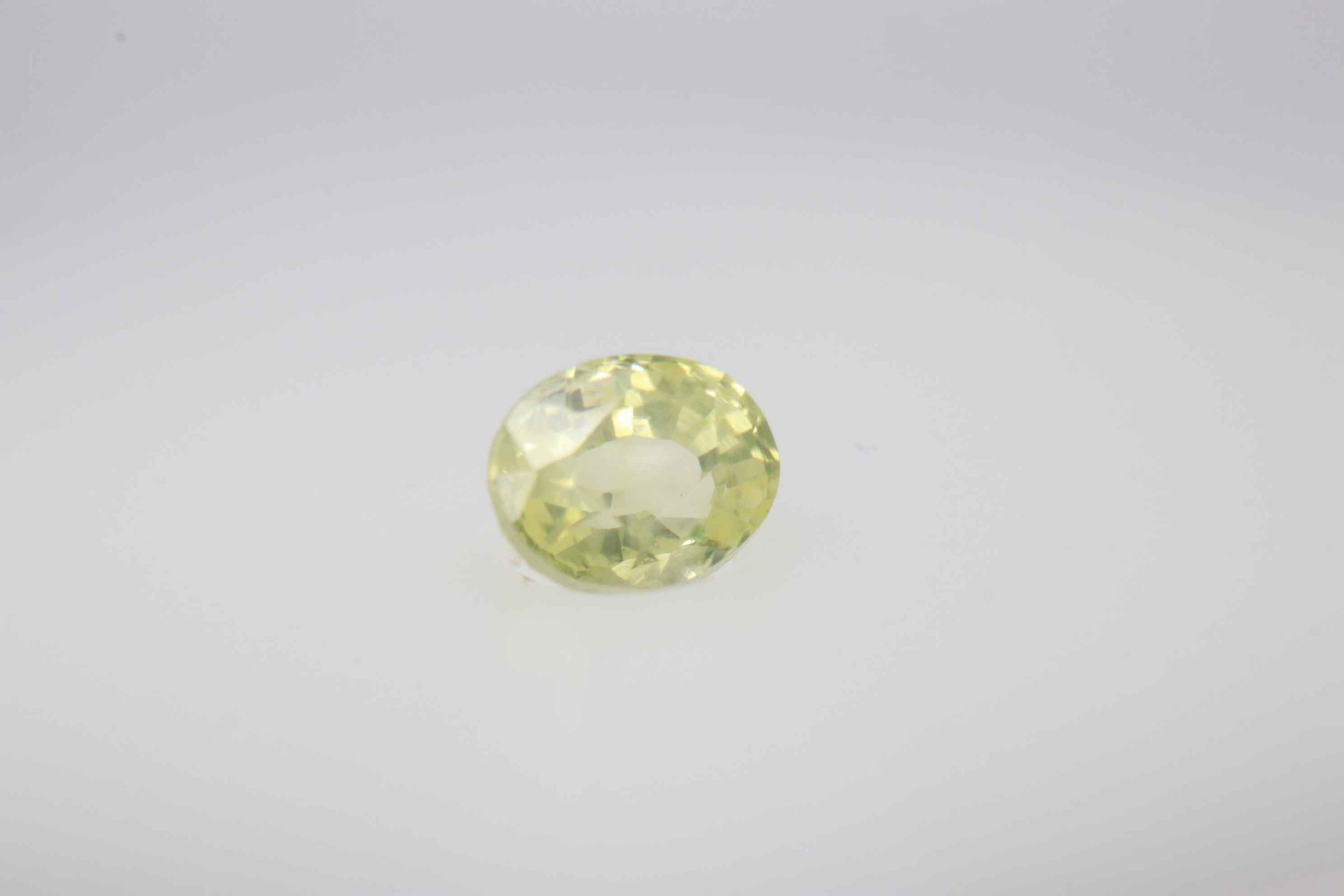 0.5ct Yellow Sapphire VVS Oval Shape (4.4x3.3x2.9 mm) Unheated gemstone from Sri Lanka
