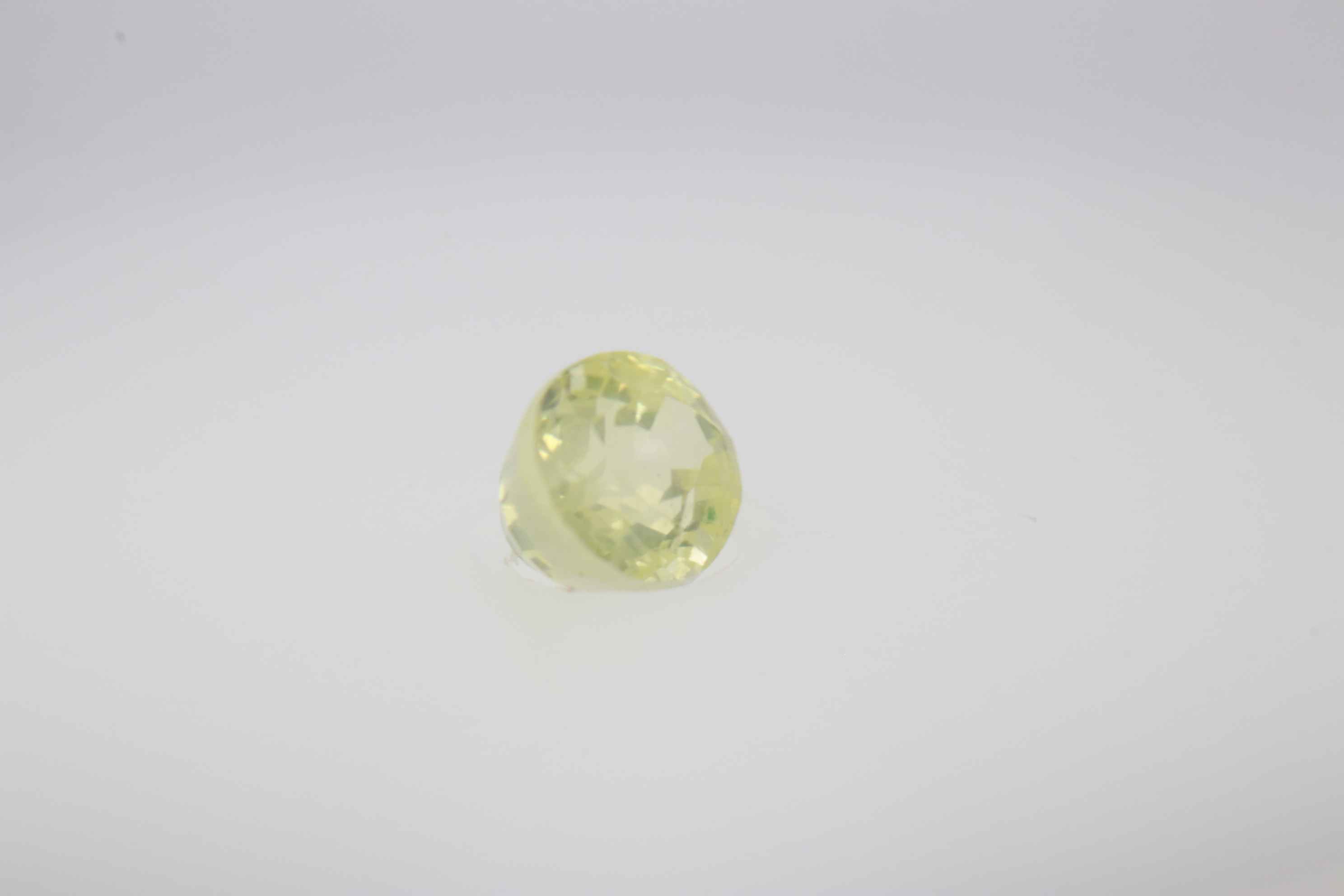 0.5ct Yellow Sapphire VVS Oval Shape (4.4x3.3x2.9 mm) Unheated gemstone from Sri Lanka