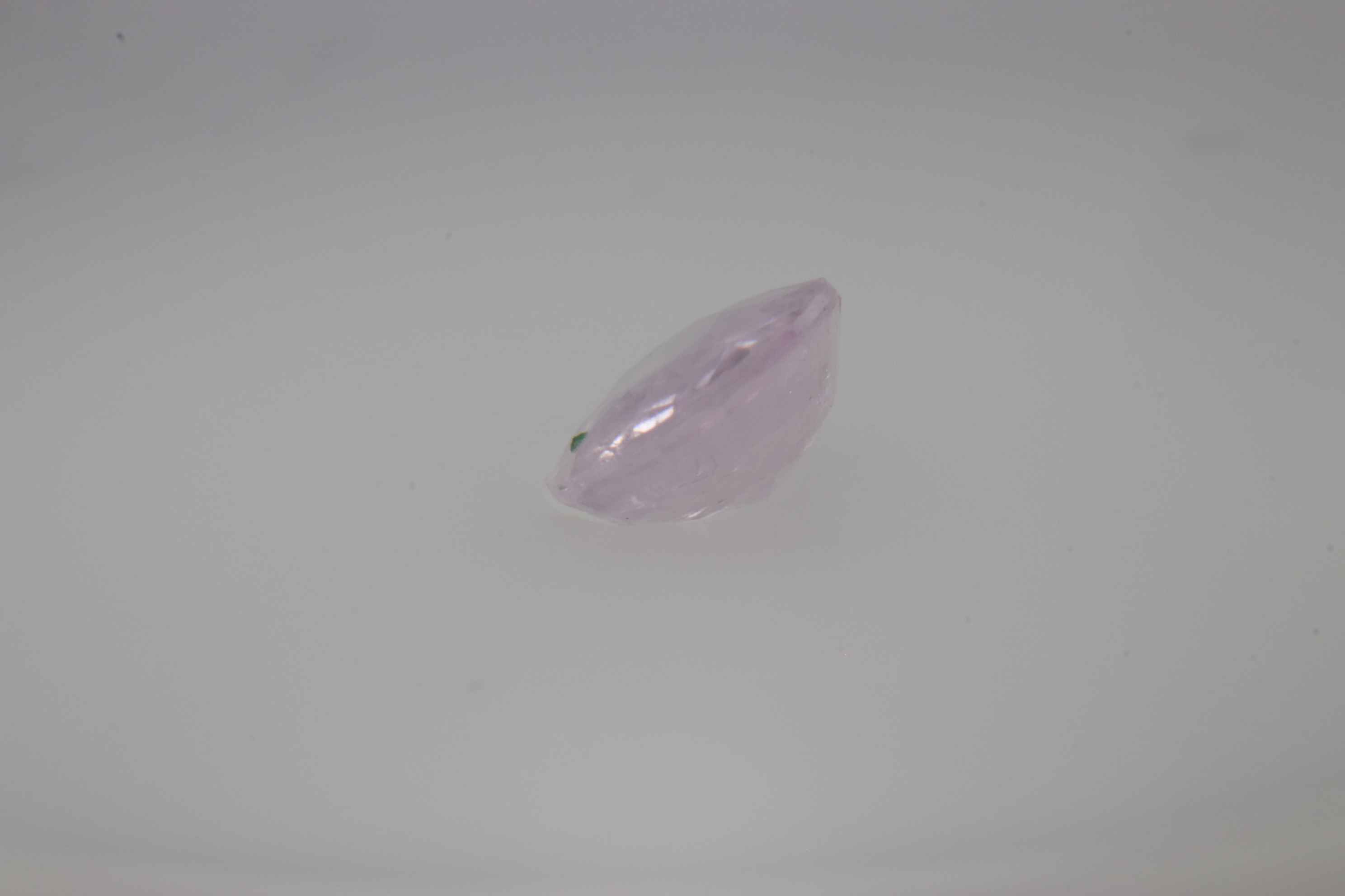 0.8ct Light Pink Sapphire Vs1 Oval Shape (6.2x5.2x2.7 mm) Unheated gemstone from Sri Lanka