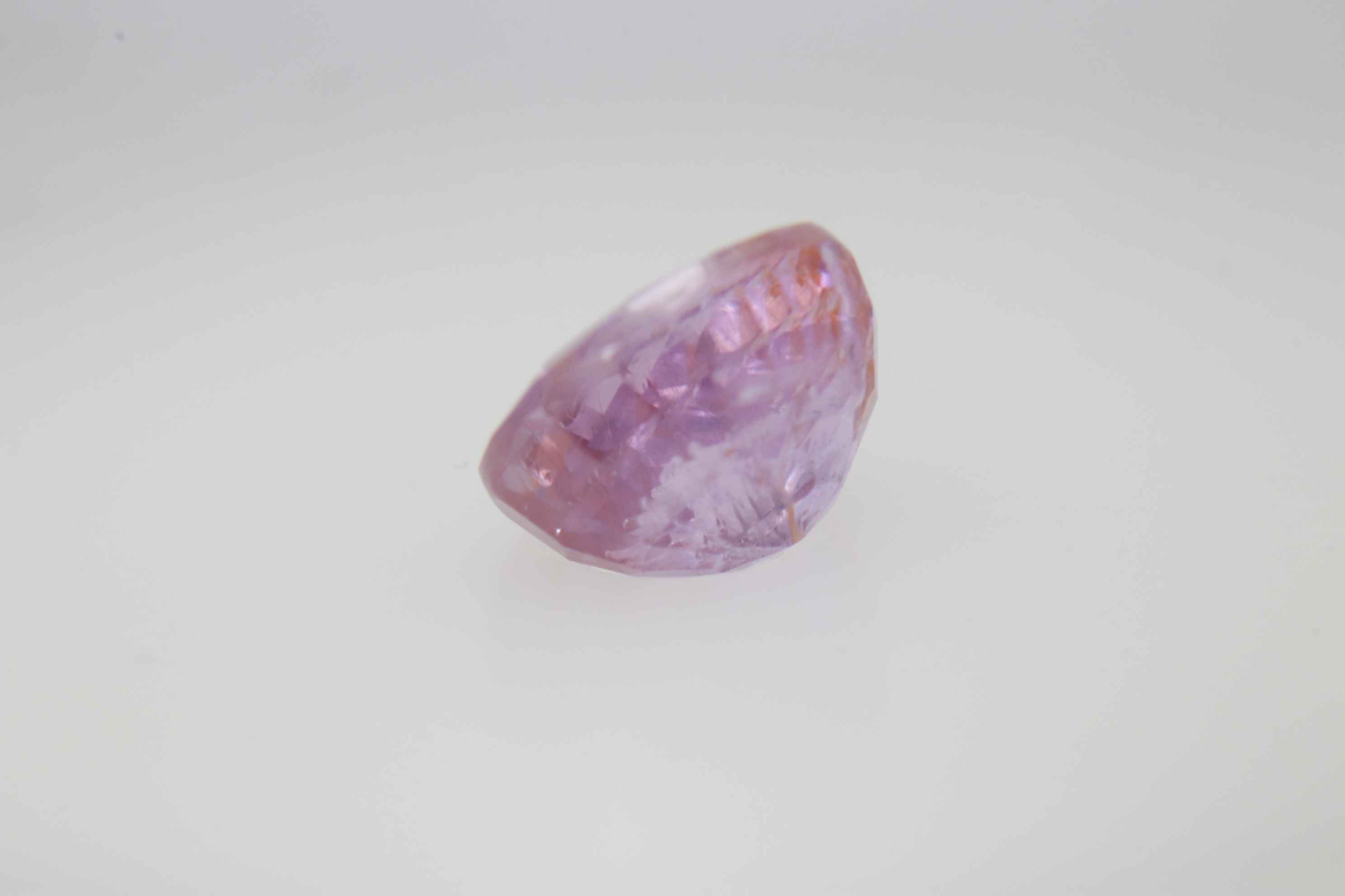 1.6ct Light Pink Padparadscha Feather Oval Shape (6.6x5.9x4.2 mm) Unheated gemstone from Sri Lanka