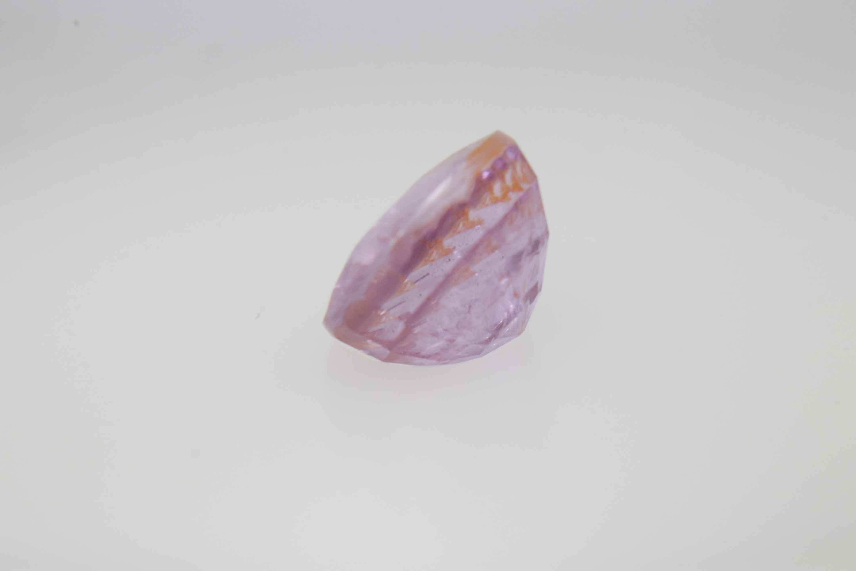1.6ct Light Pink Padparadscha Feather Oval Shape (6.6x5.9x4.2 mm) Unheated gemstone from Sri Lanka