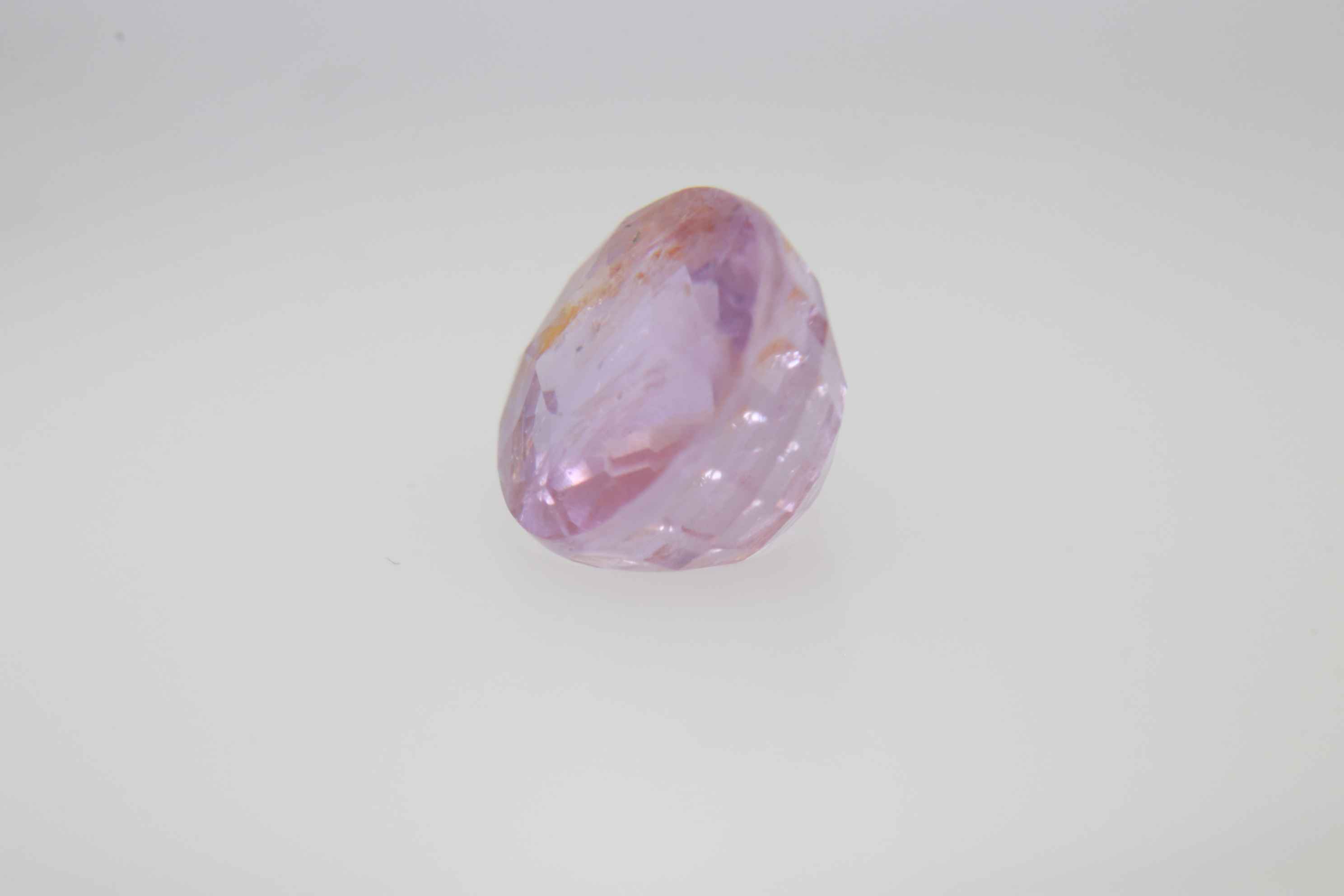 1.6ct Light Pink Padparadscha Feather Oval Shape (6.6x5.9x4.2 mm) Unheated gemstone from Sri Lanka