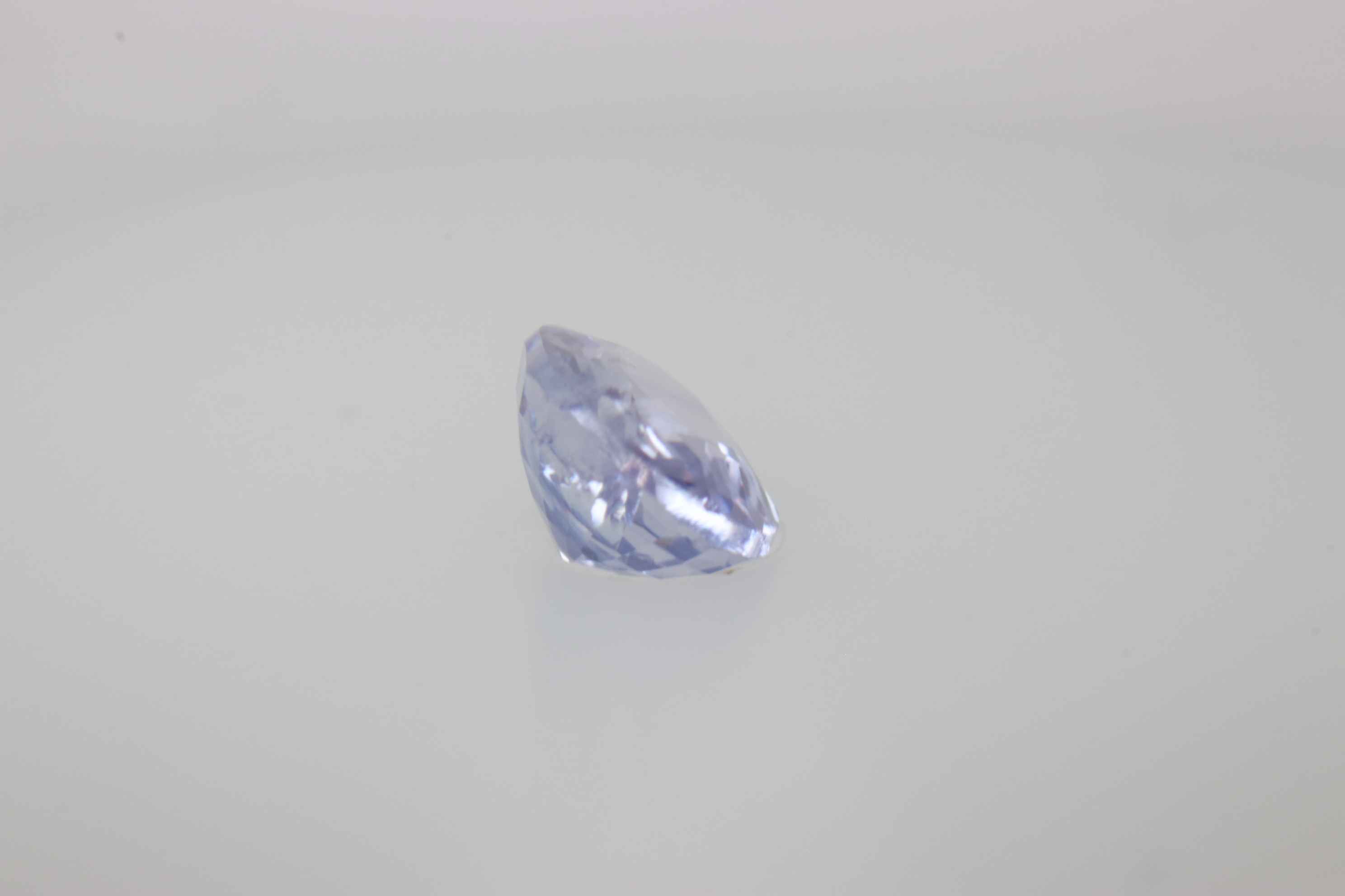 0.8ct Alice Blue Sapphire VVS Oval Shape (5.9x4.8x2.8 mm) Unheated gemstone from Sri Lanka