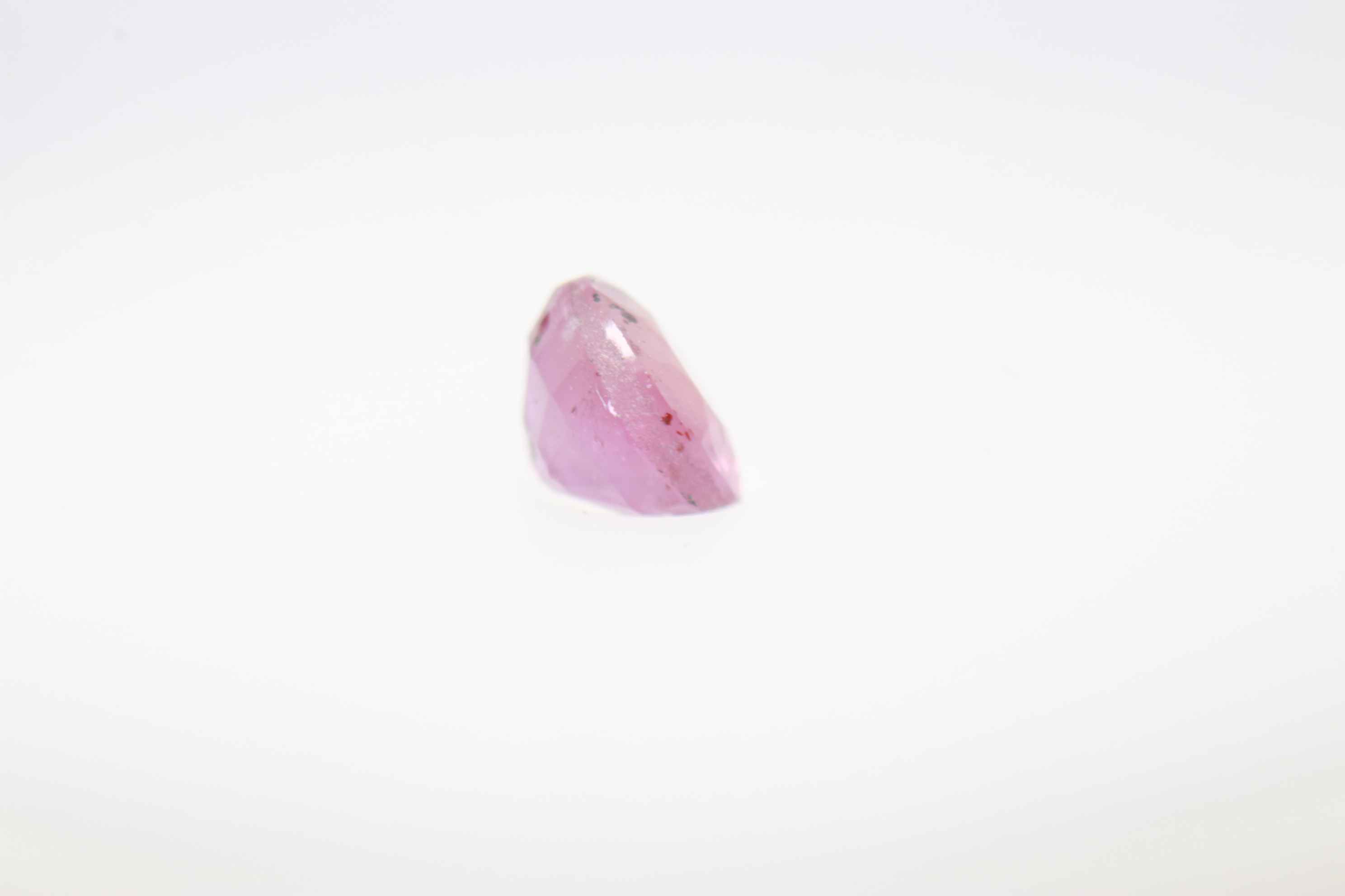 0.5ct Light Pink Padparadscha SI1 Oval Shape (4.9x3.8x2.8 mm) Unheated gemstone from Sri Lanka