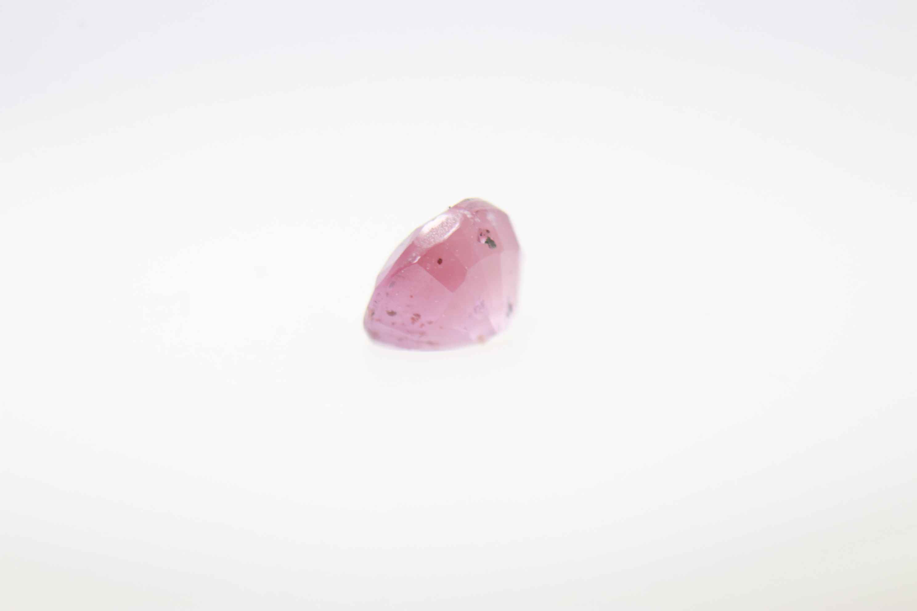 0.5ct Light Pink Padparadscha SI1 Oval Shape (4.9x3.8x2.8 mm) Unheated gemstone from Sri Lanka