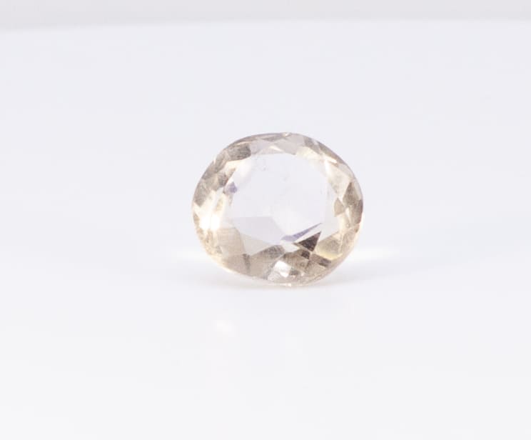 3.7ct White - Off Spinel VVS Round Shape (9.3x0x5.8 mm) Unheated gemstone from Sri Lanka