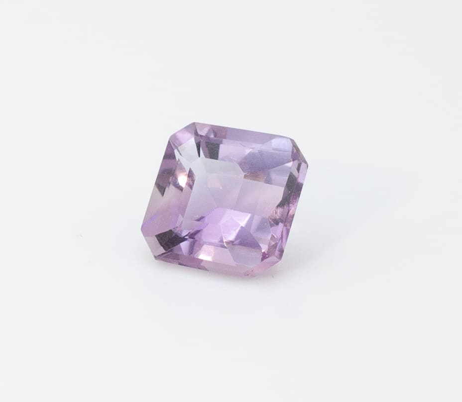 3.85ct Purple Amethyst VVS Antique Cushion Shape (9.5x9.5x6.3 mm) Unheated gemstone from Sri Lanka