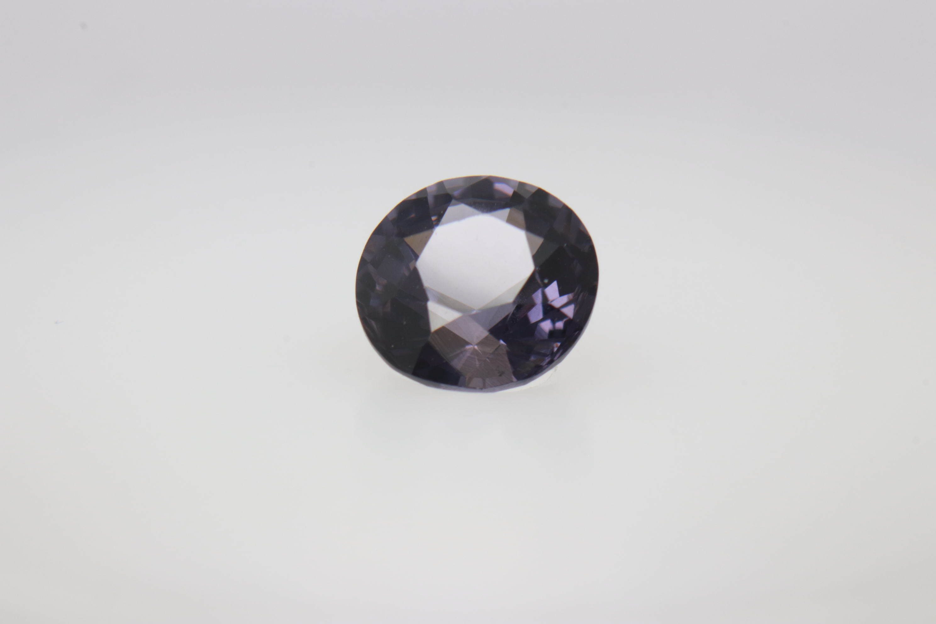 0.8ct Purple Spinel VVS Oval Shape (5.5x3.5x0 mm) Unheated gemstone from Sri Lanka