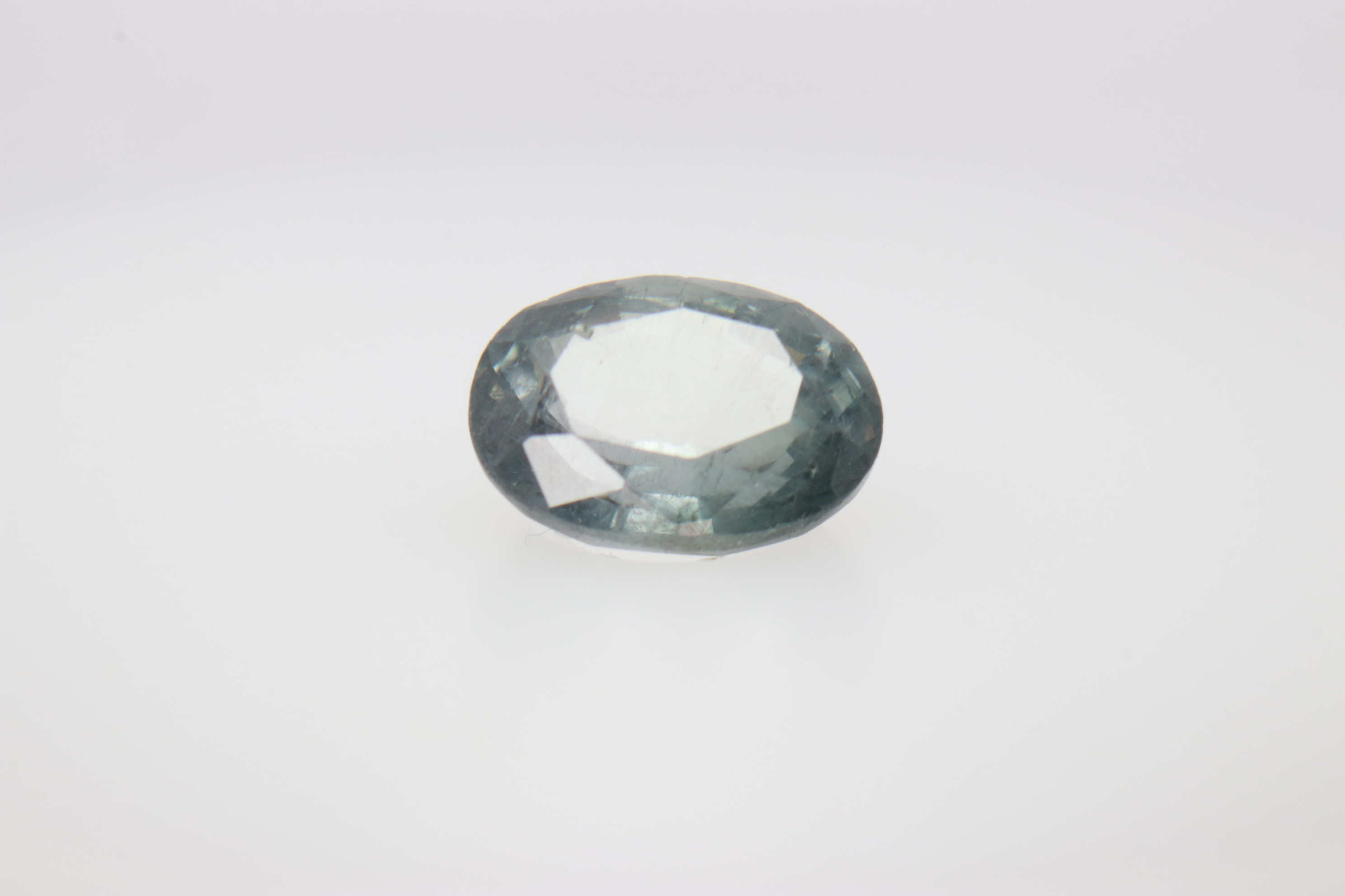 0.9ct White Spinel SI1 Oval Shape (6.7x5x3.5 mm) Unheated gemstone from Sri Lanka