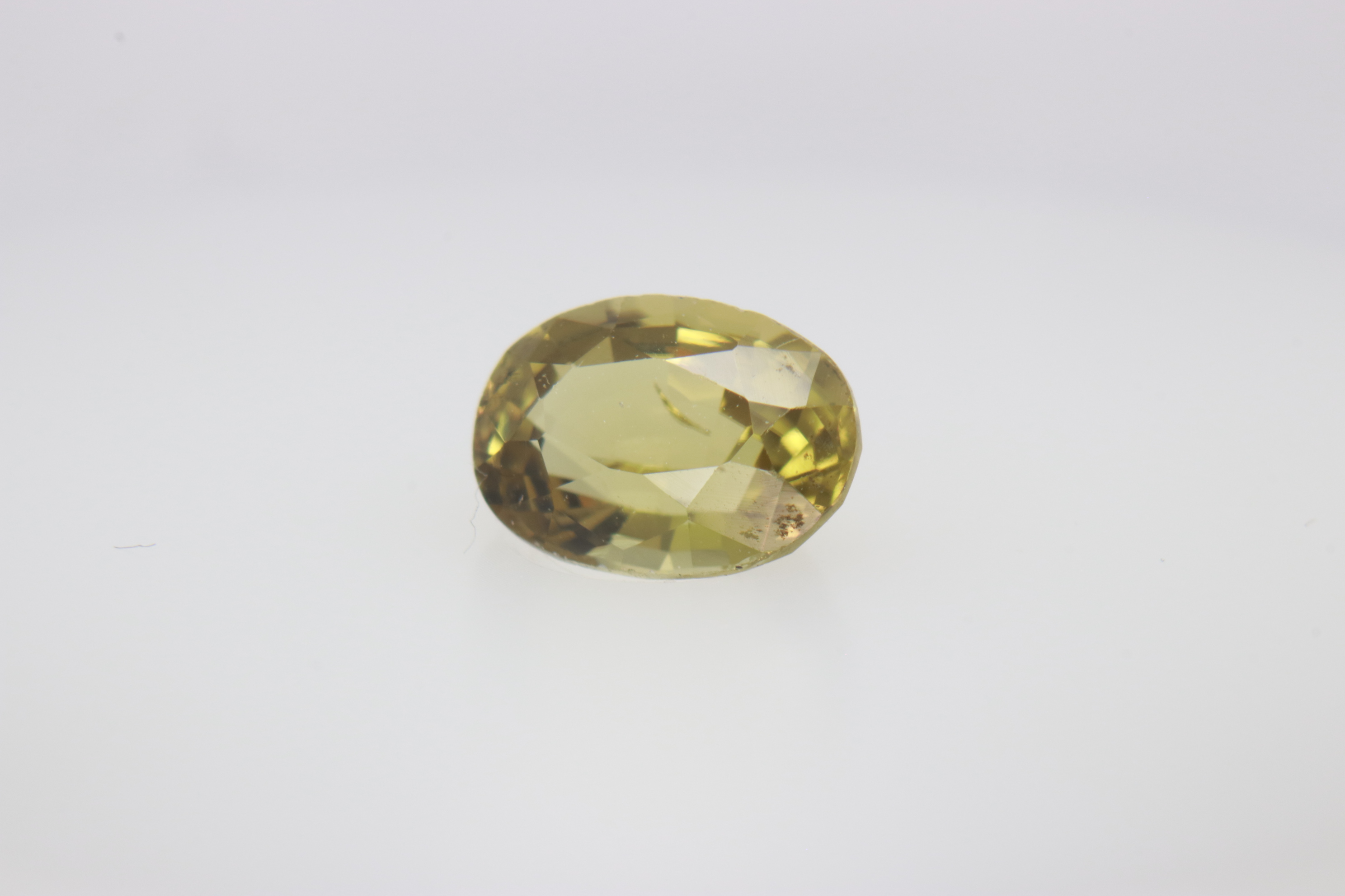 0.7ct Light Goldenrod Yellow Spinel VVS Oval Shape (6.3x4.5x3.3 mm) Unheated gemstone from Sri Lanka