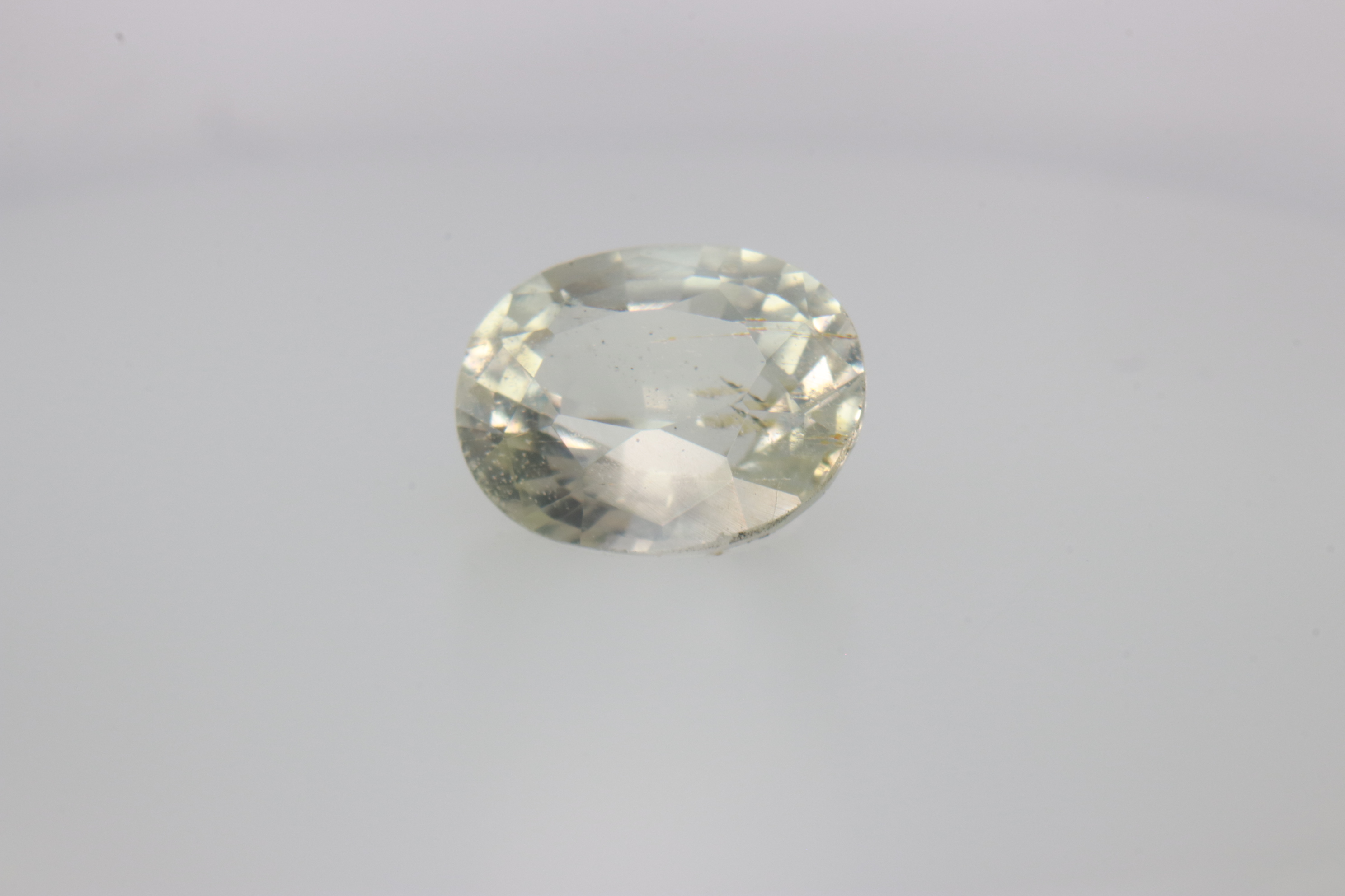 0.85ct Floral White Spinel Vs1 Oval Shape (6.5x5.4x3.5 mm) Unheated gemstone from Sri Lanka