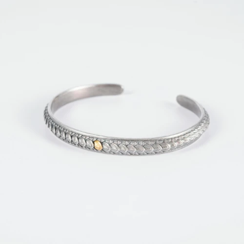 Pulsera moderna de plata elegante para uso diario